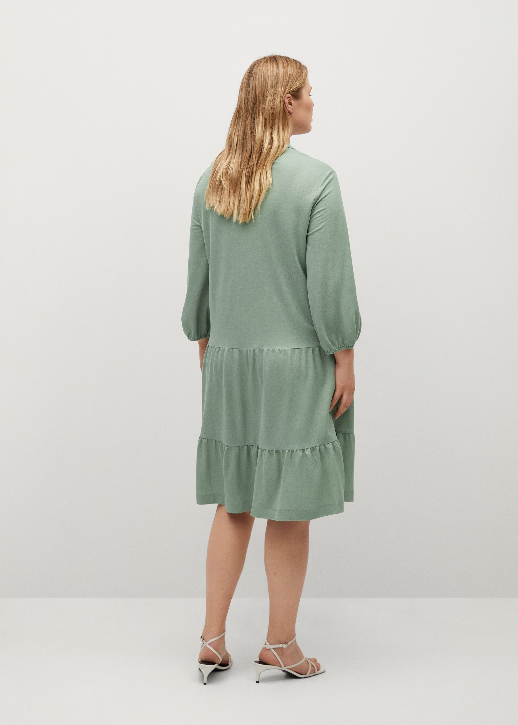 Geknöpftes Kleid - Rückseite des Artikels