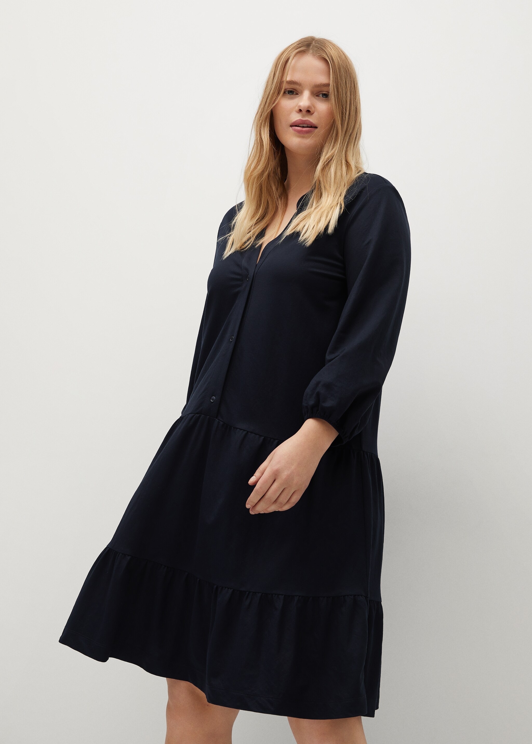 Geknöpftes Kleid - Mittlere Ansicht