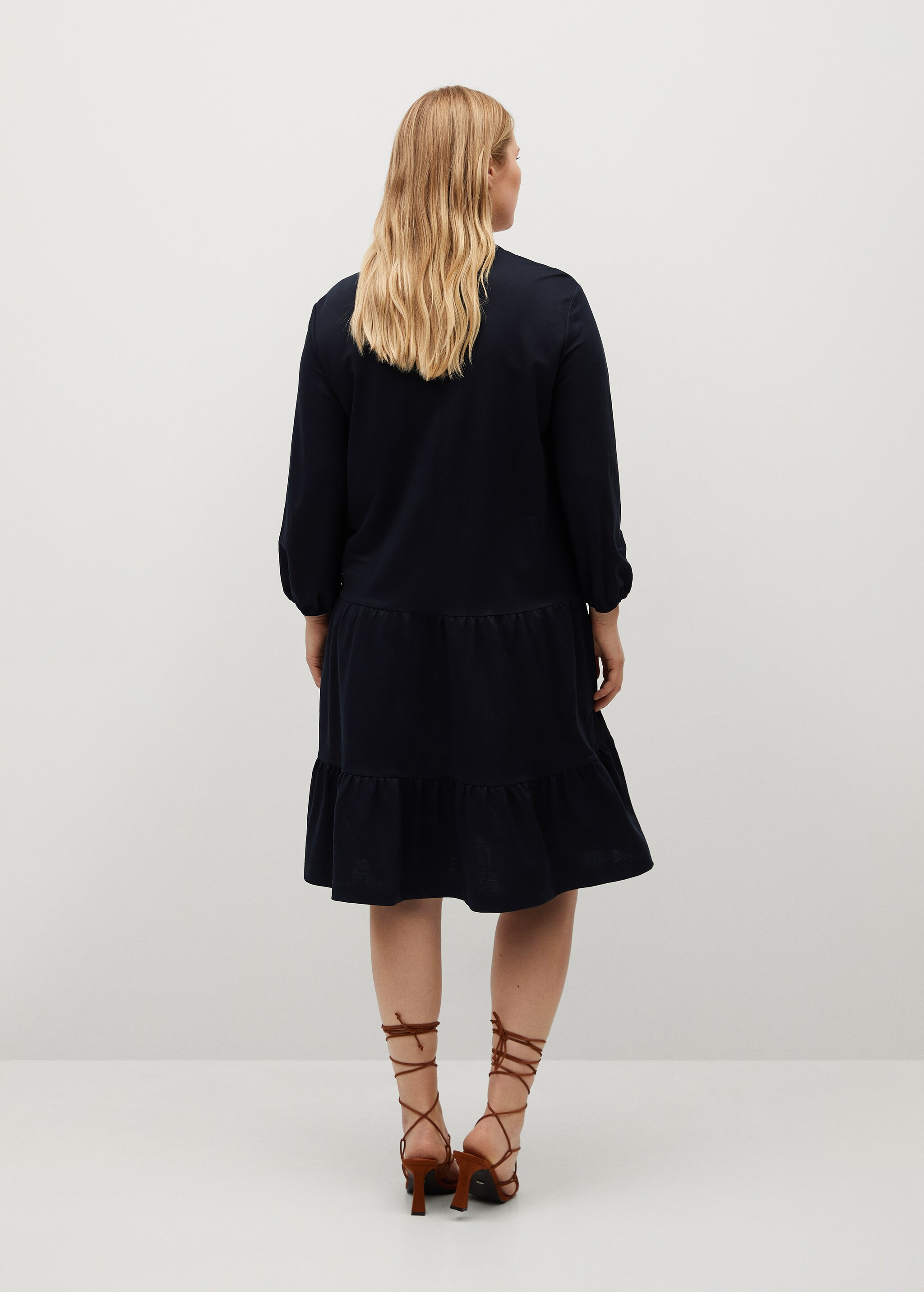 Geknöpftes Kleid - Rückseite des Artikels
