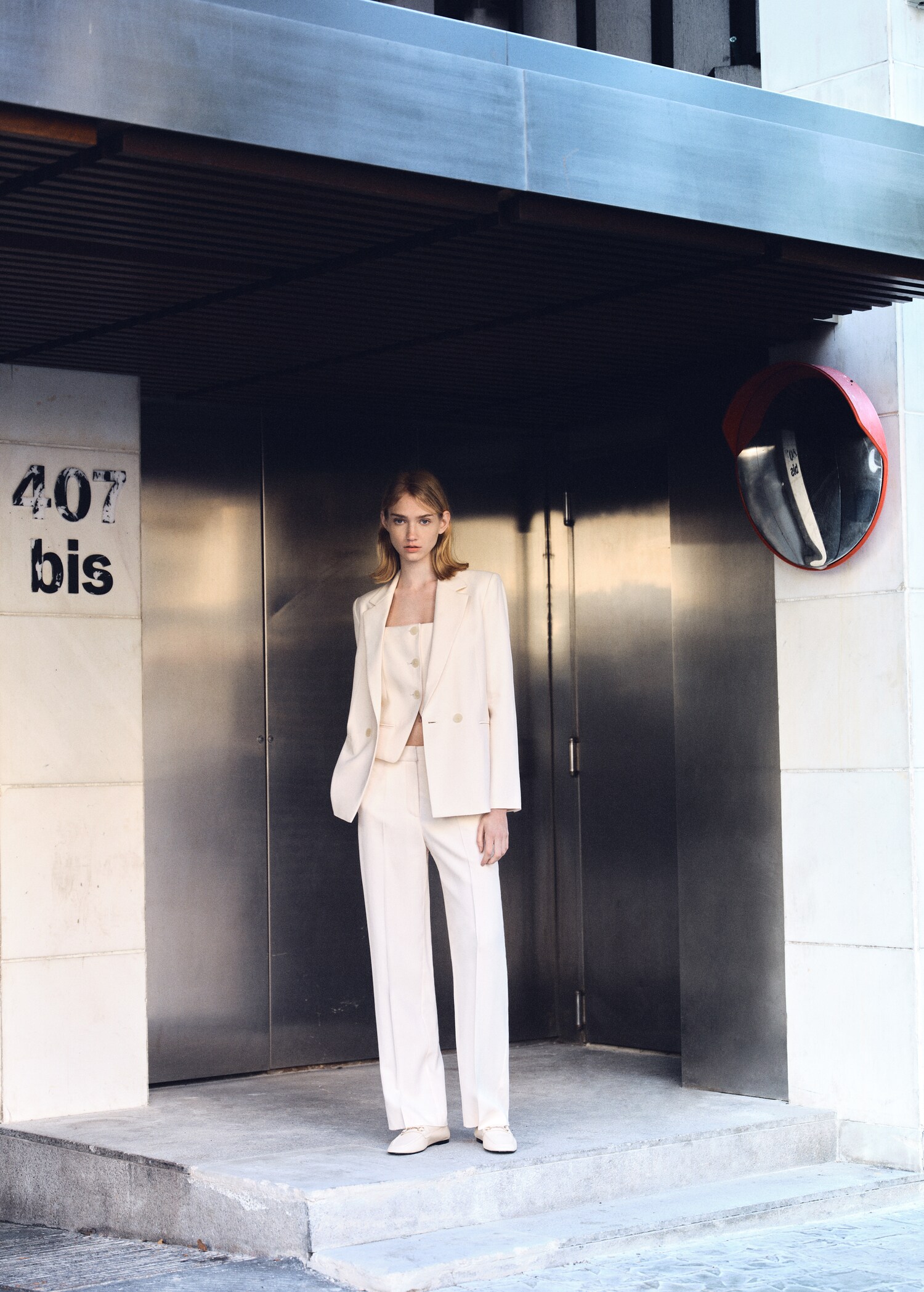 Straight suit trousers - Details of the article 6