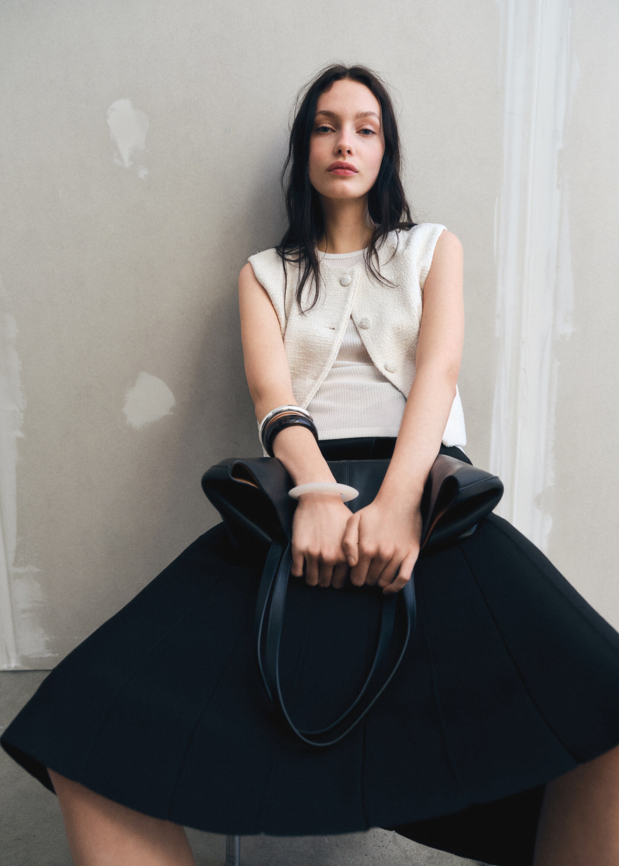 Tweed waistcoat with buttons - Details of the article 7, Ecru. Ref: 87085744-00.