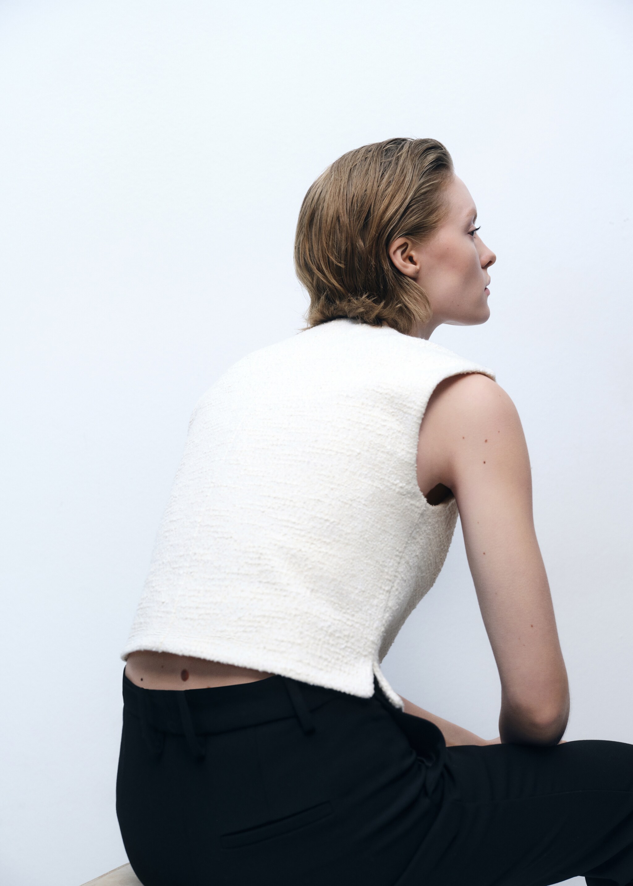 Tweed waistcoat with buttons - Reverse of the article, Ecru. Ref: 87085744-00.