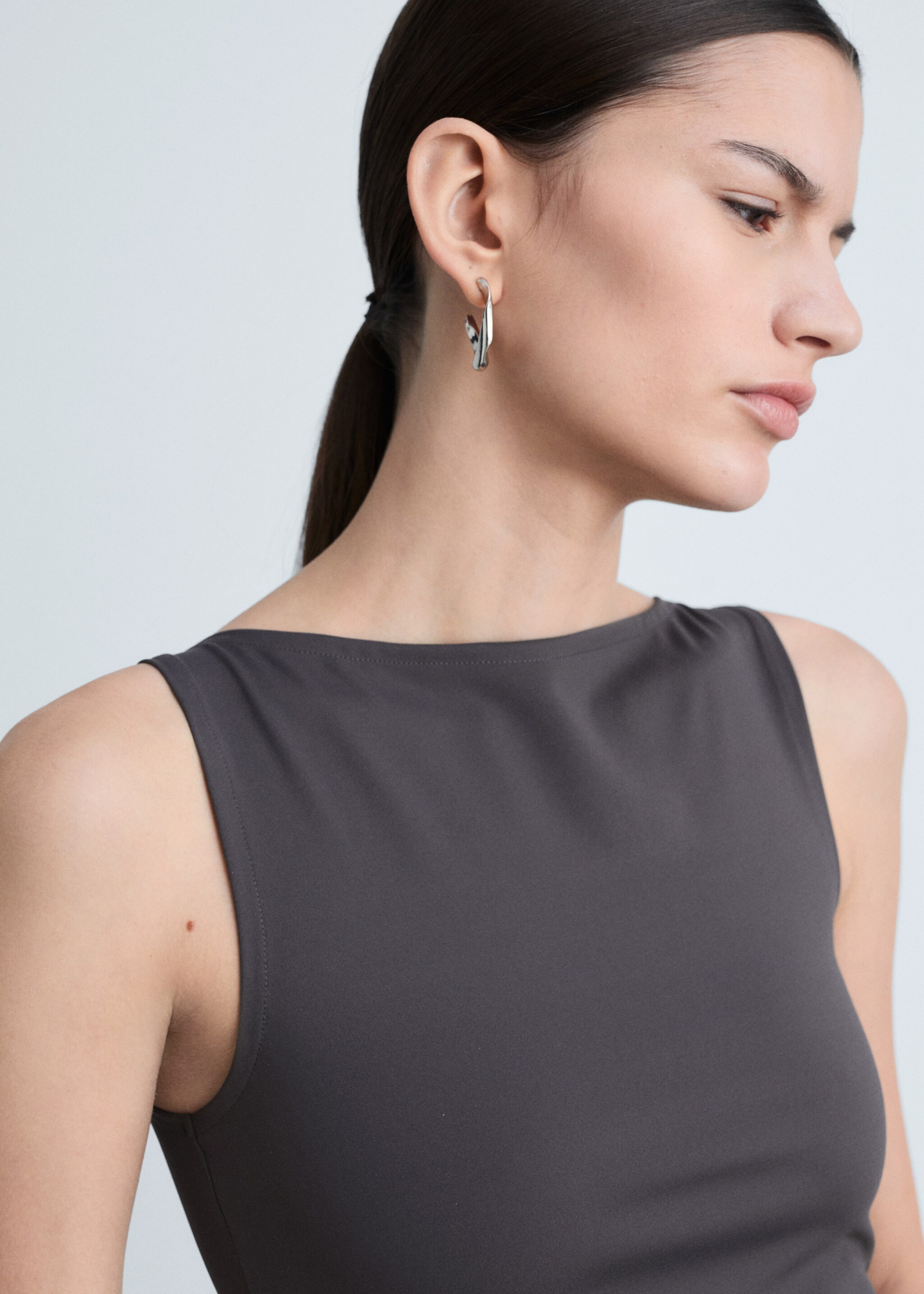 Boat neck strapless top - Details of the article 1, Grey. Ref: 87085746-00.