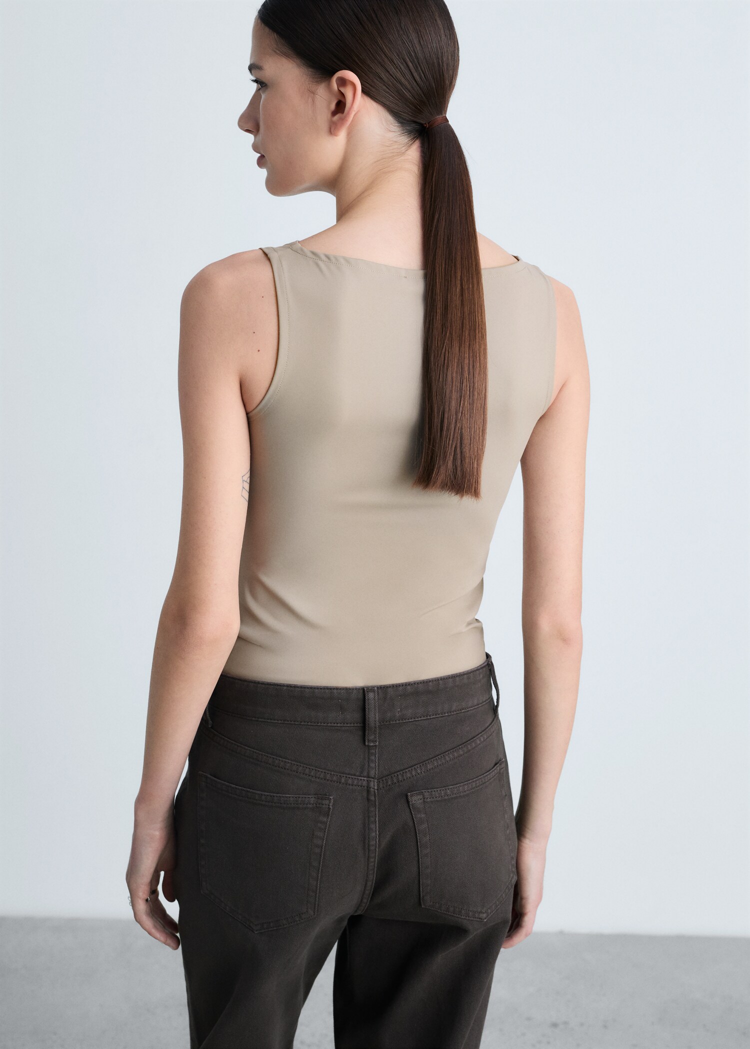 Boat neck strapless top - Reverse of the article