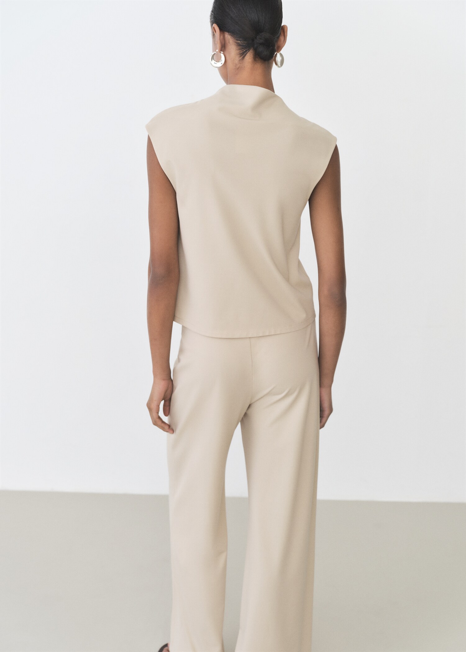 Camiseta cuello asimétrico fruncidos - Reverso del artículo