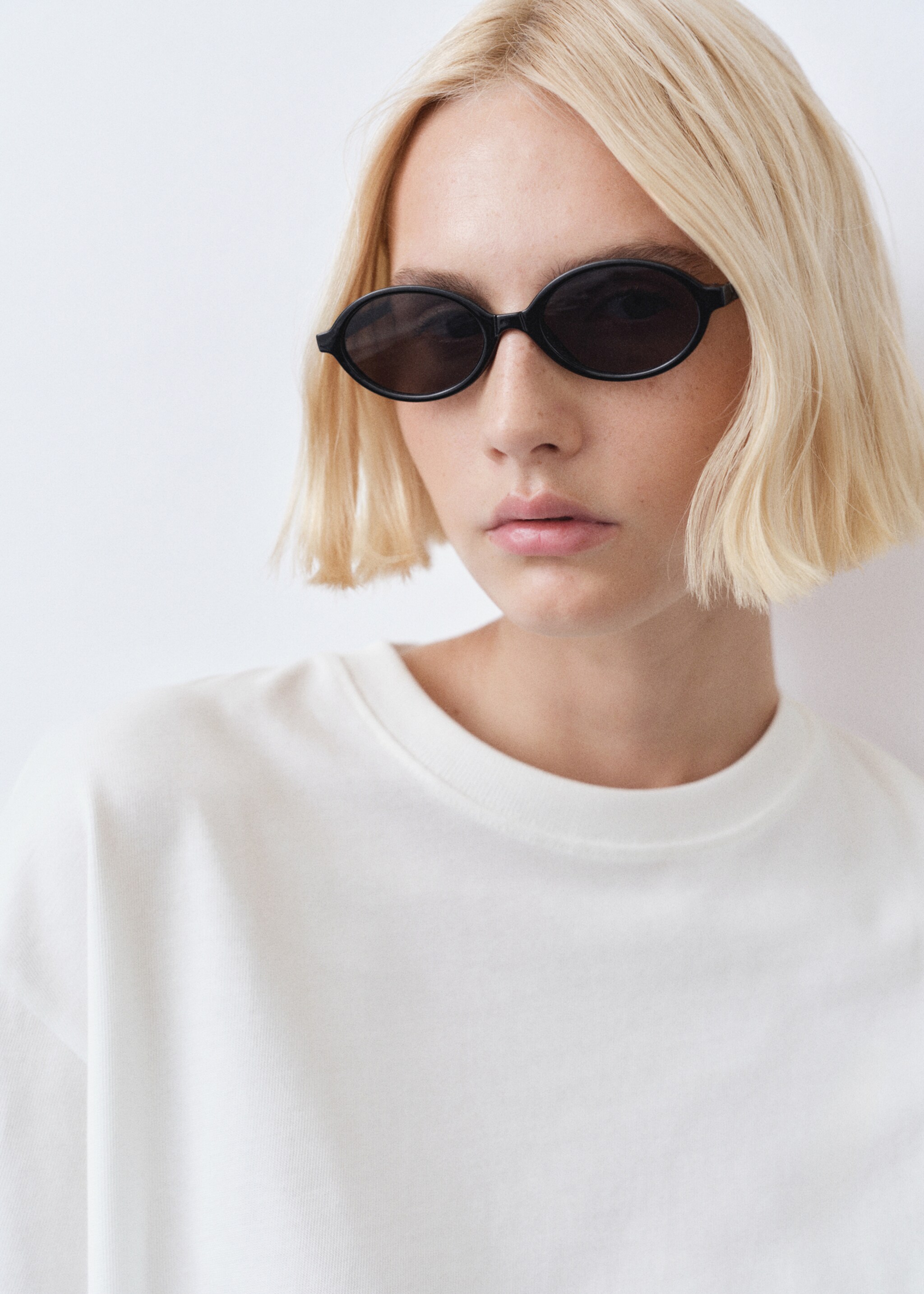 Oversized cotton t-shirt - Details of the article 1, Off White. Ref: 87085756-00.