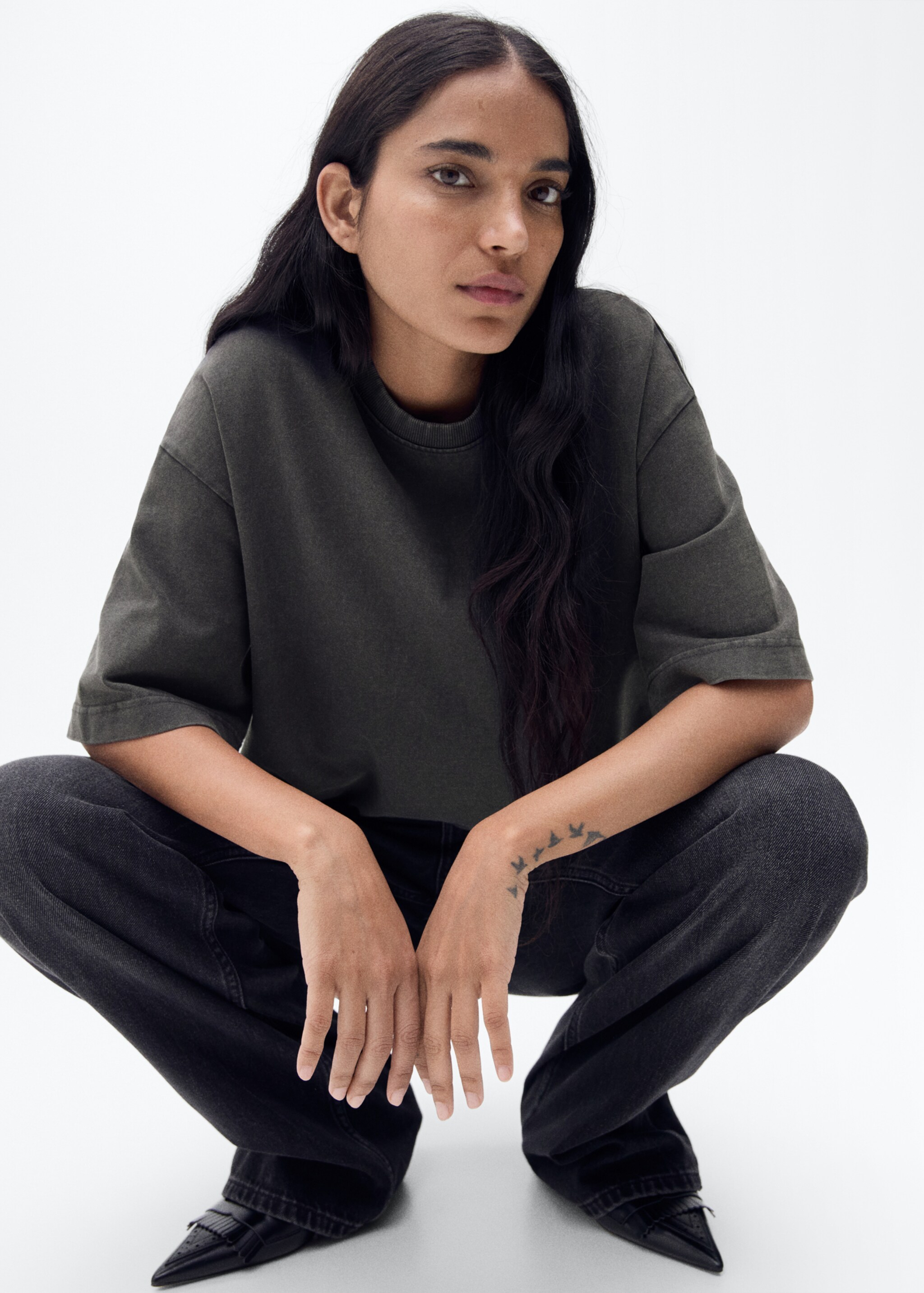 Oversized cotton t-shirt - Details of the article 1, Charcoal. Ref: 87085756-00.