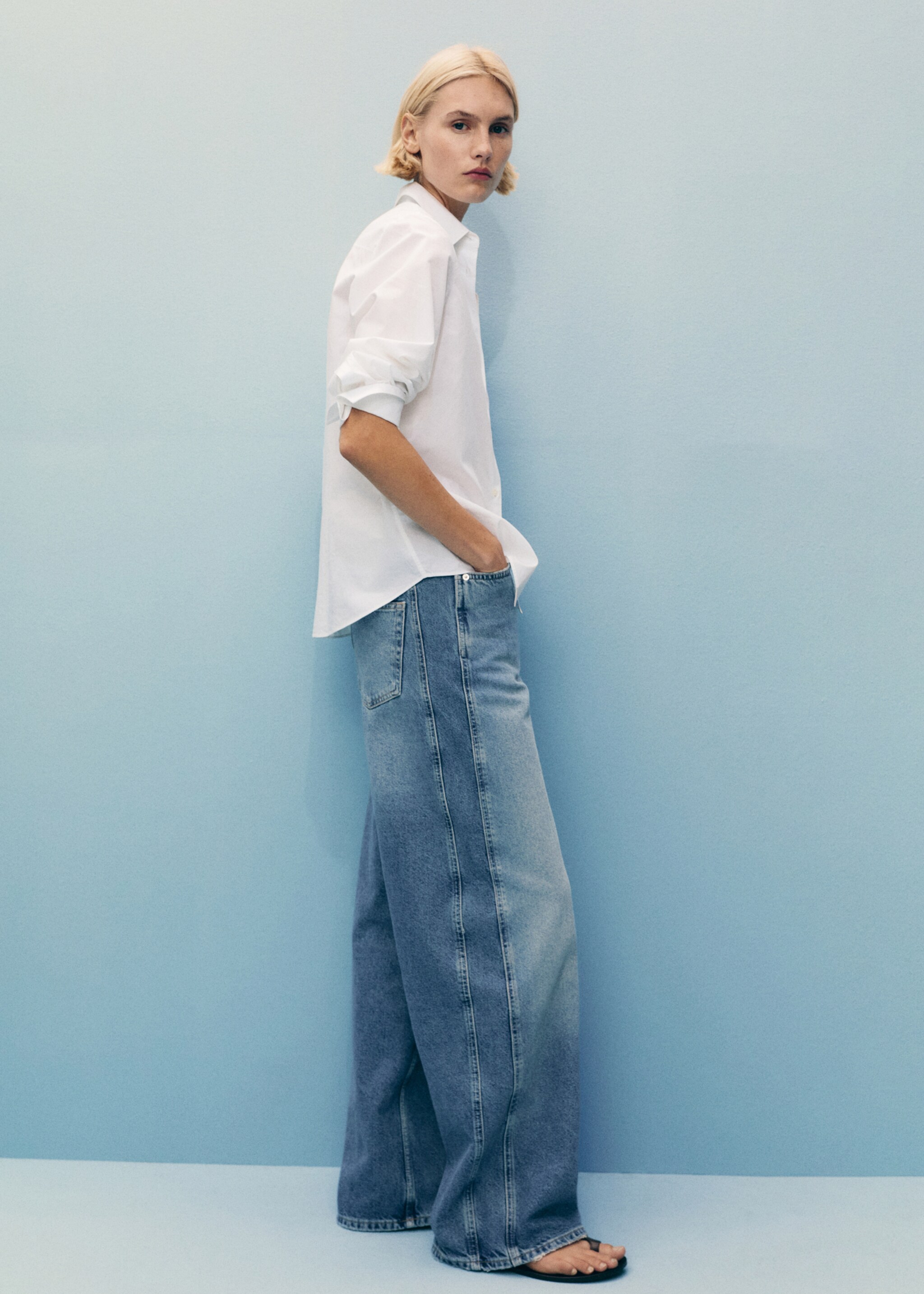 High-rise balloon jeans - Details of the article 3, Medium Blue. Ref: 87085760-00.