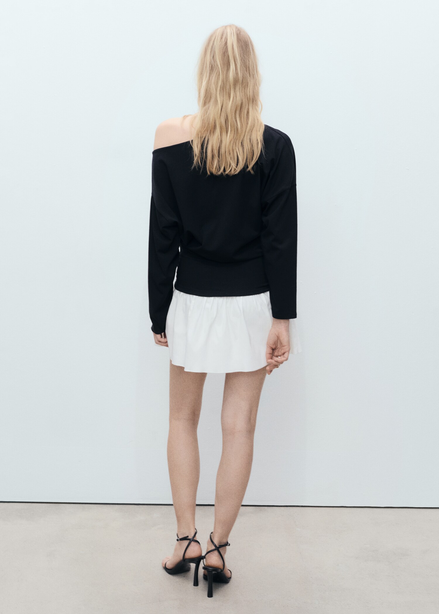 Short combined fabric draped dress - Reverse of the article