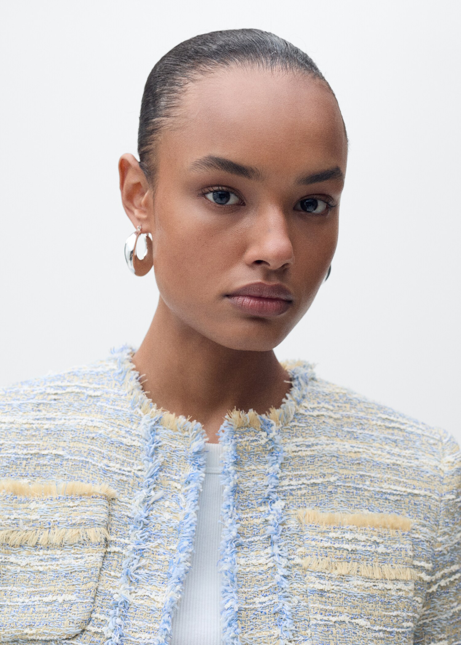 Tweedjacke mit ausgefransten Abschlüssen - Detail des Artikels 2