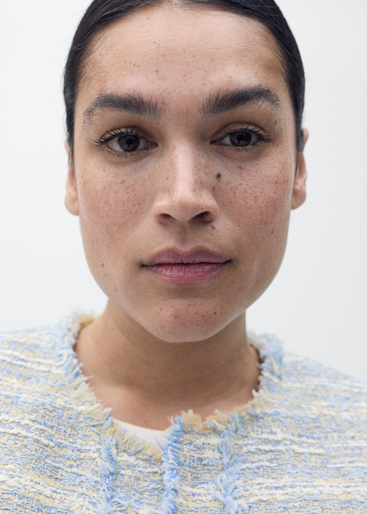 Tweedjacke mit ausgefransten Abschlüssen - Detail des Artikels 4