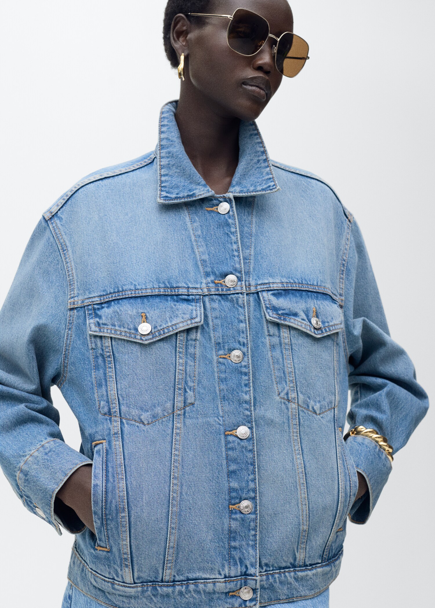 Oversized denim jacket with pockets - Medium plane