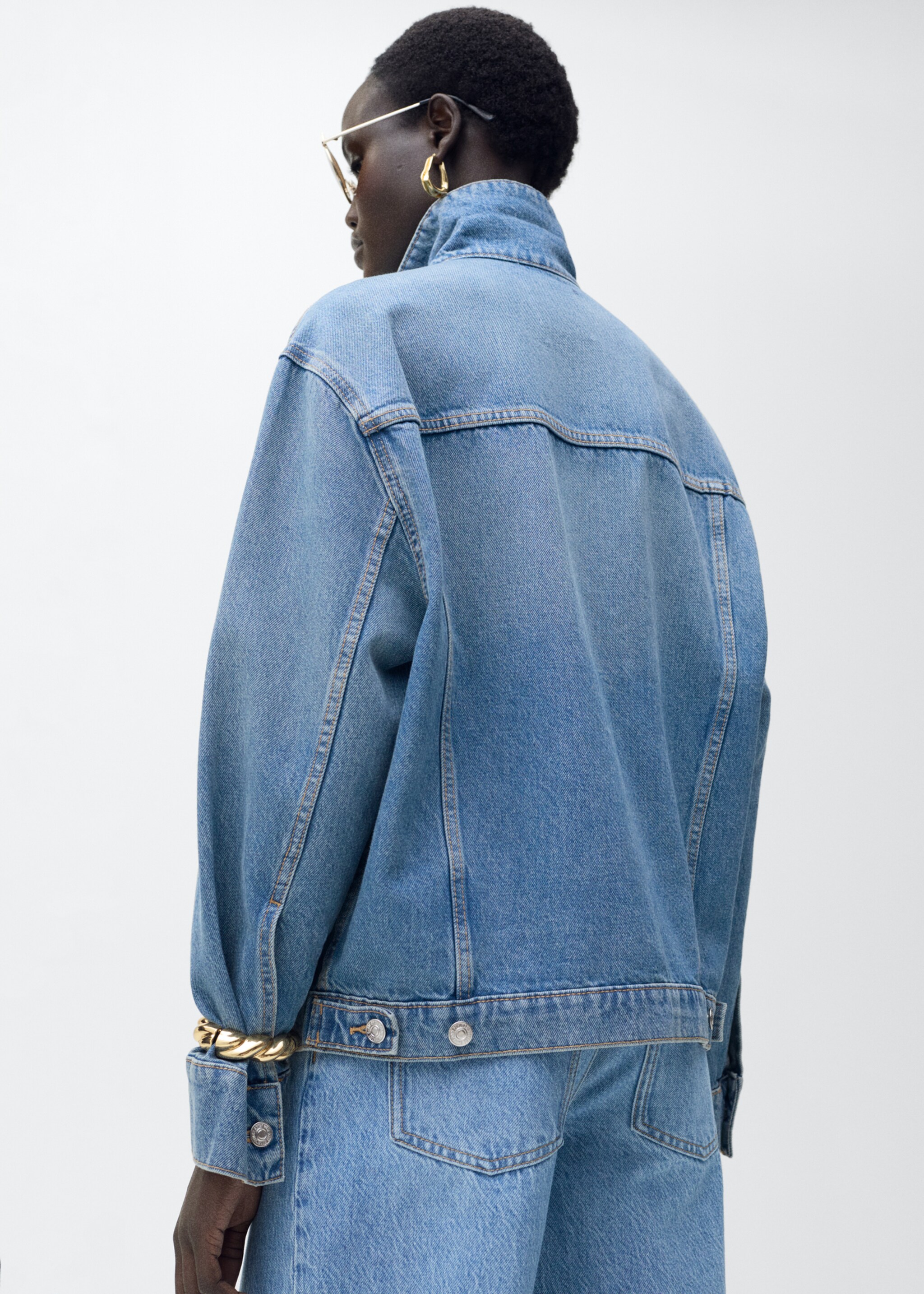Oversized denim jacket with pockets - Reverse of the article, Medium Blue. Ref: 87085953-00.