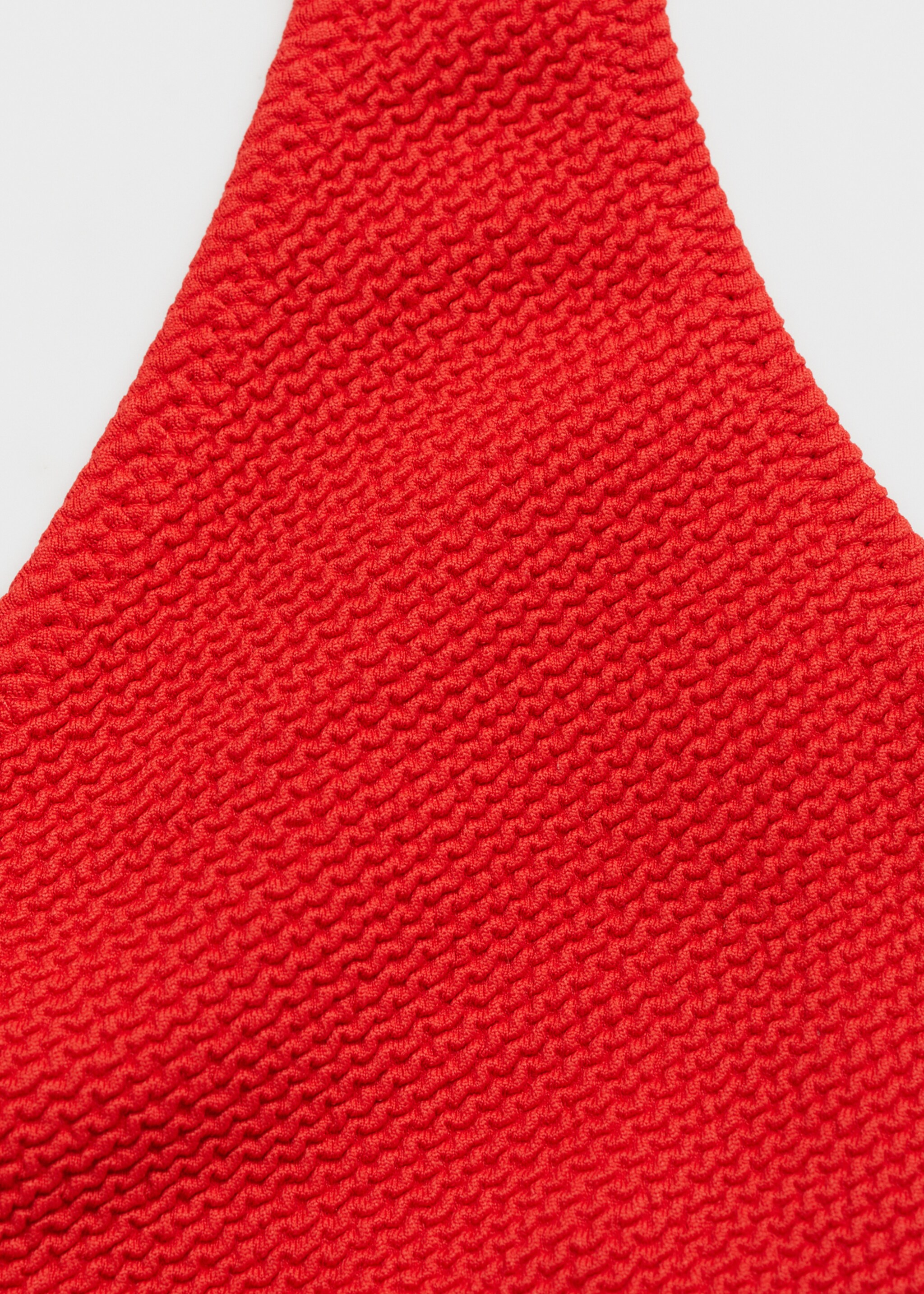 Haut bikini texturé - Détail de l'article 8, Rouge. Ref: 87085955-00.
