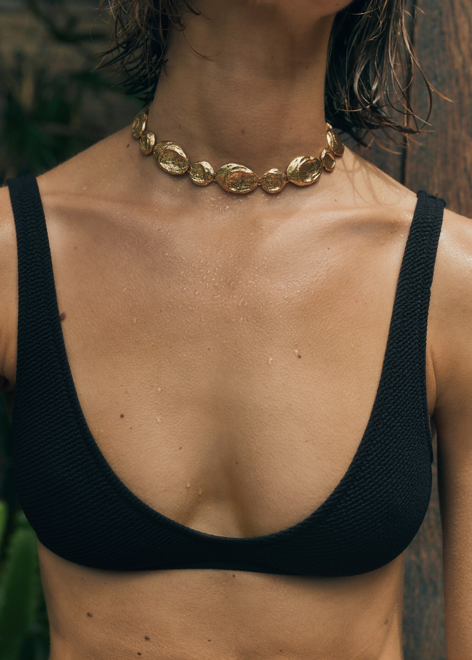 Haut bikini texturé - Plan moyen