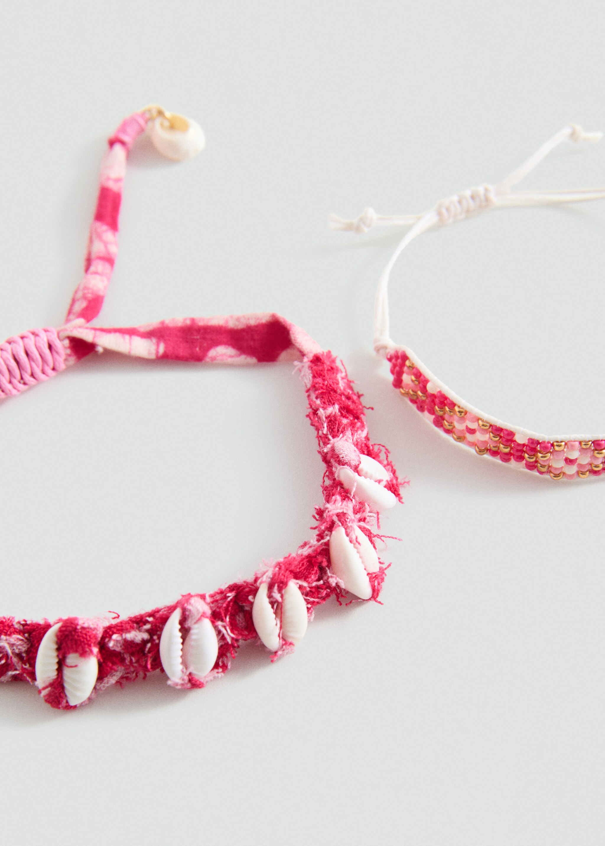 Faceted crystal bracelet - Details of the article 1, Strawberry. Ref: 87085983-00.