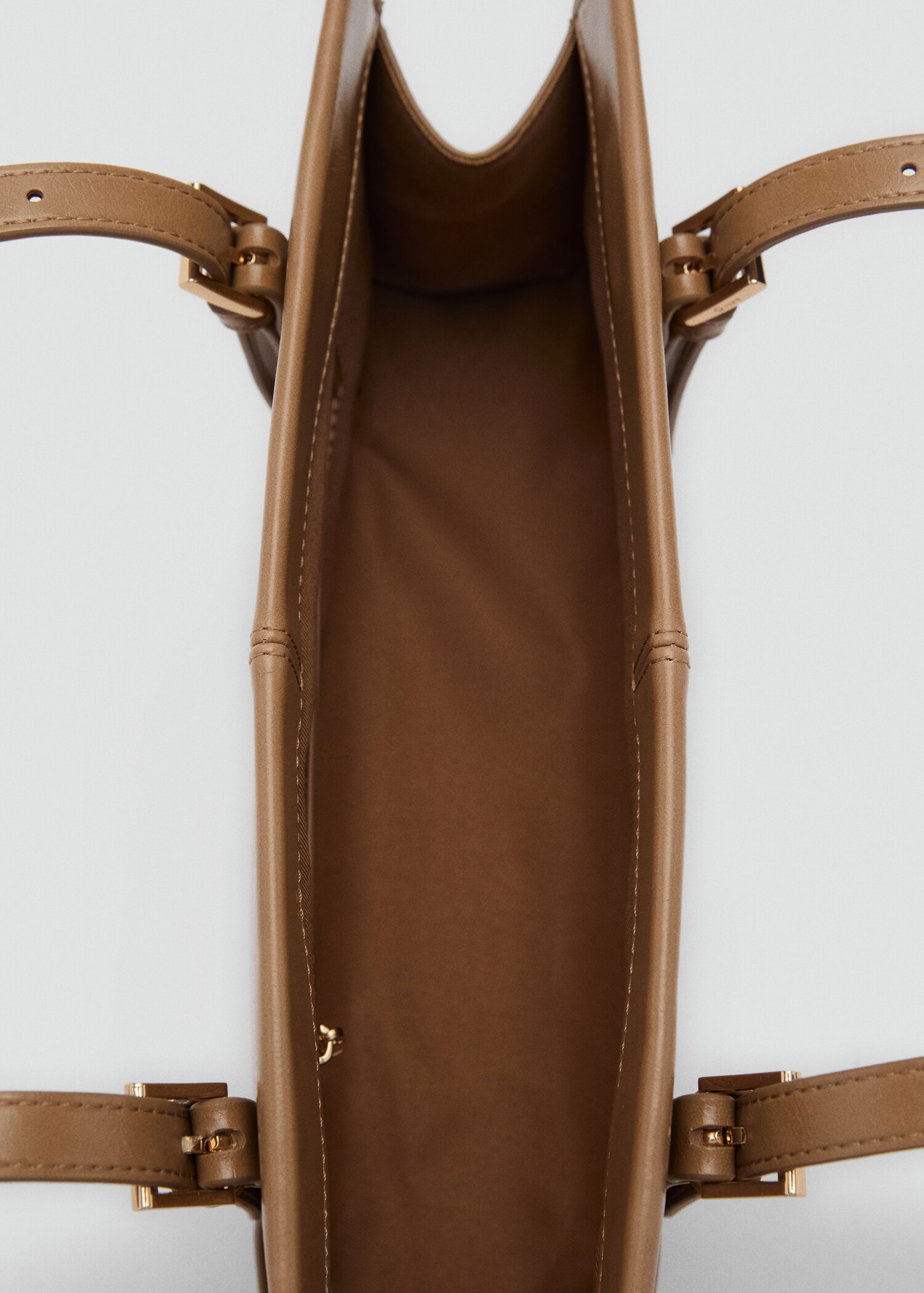 Shoulder bag with buckles - Details of the article 3