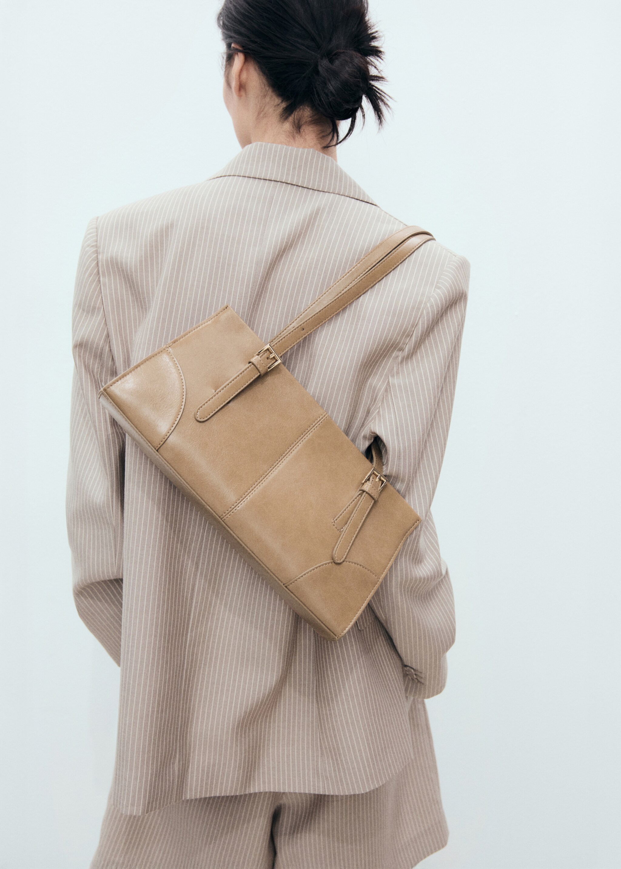 Shoulder bag with buckles - Details of the article 9, Medium Brown. Ref: 87085984-00.