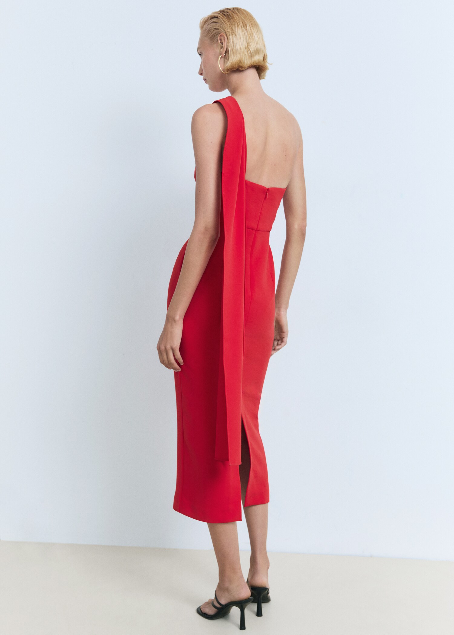 Vestit asimètric coll llaçada - Revers de l'article