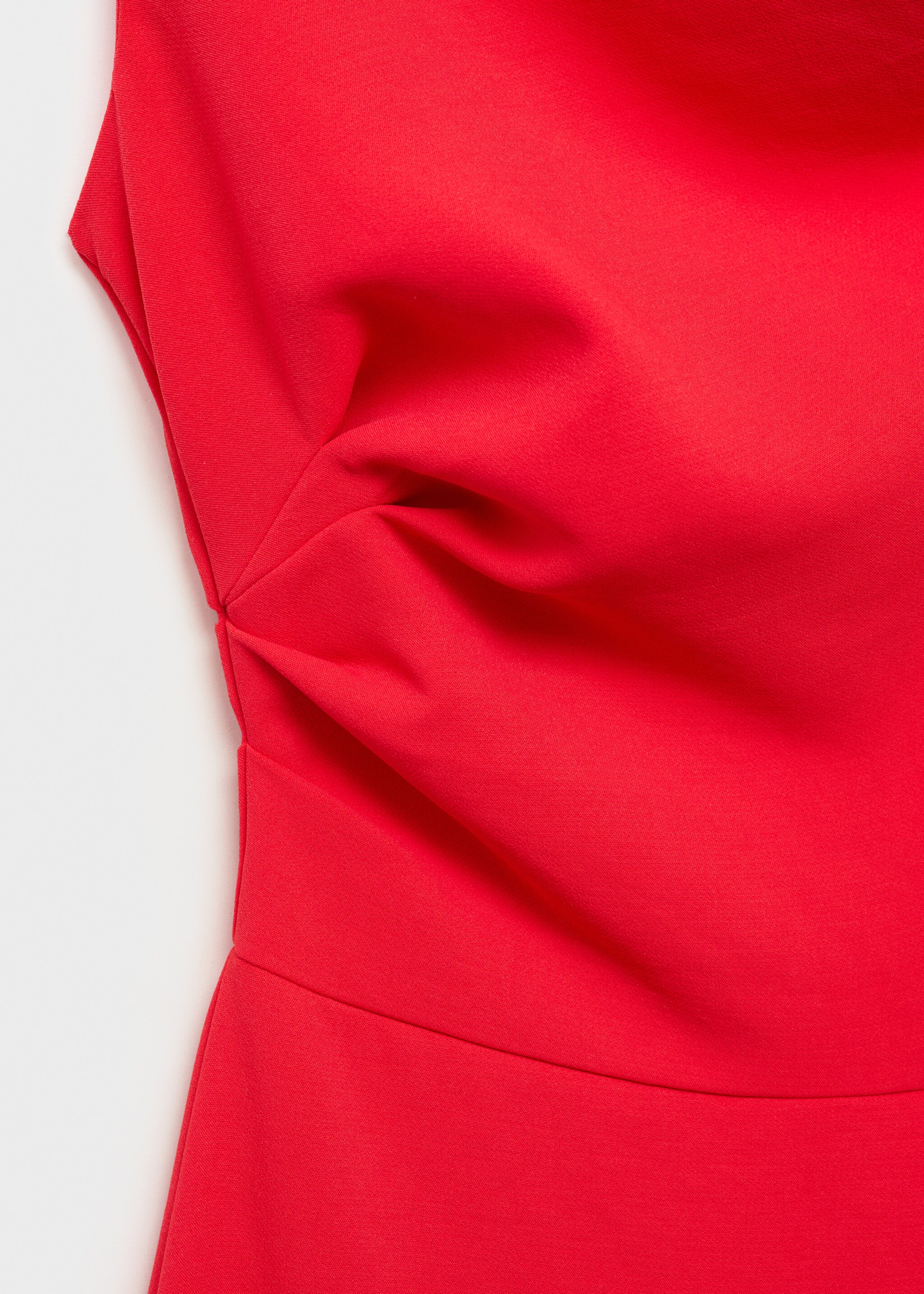 Mono largo asimétrico drapeado - Detalle del artículo 8, Rojo. Ref: 87086351-00.