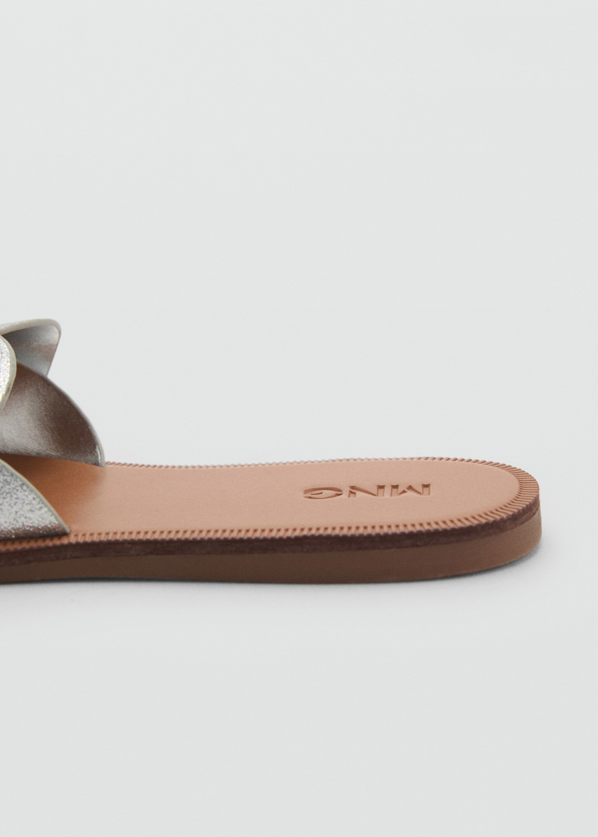 Metallic interlaced sandals - Details of the article 2, Silver. Ref: 87086357-00.