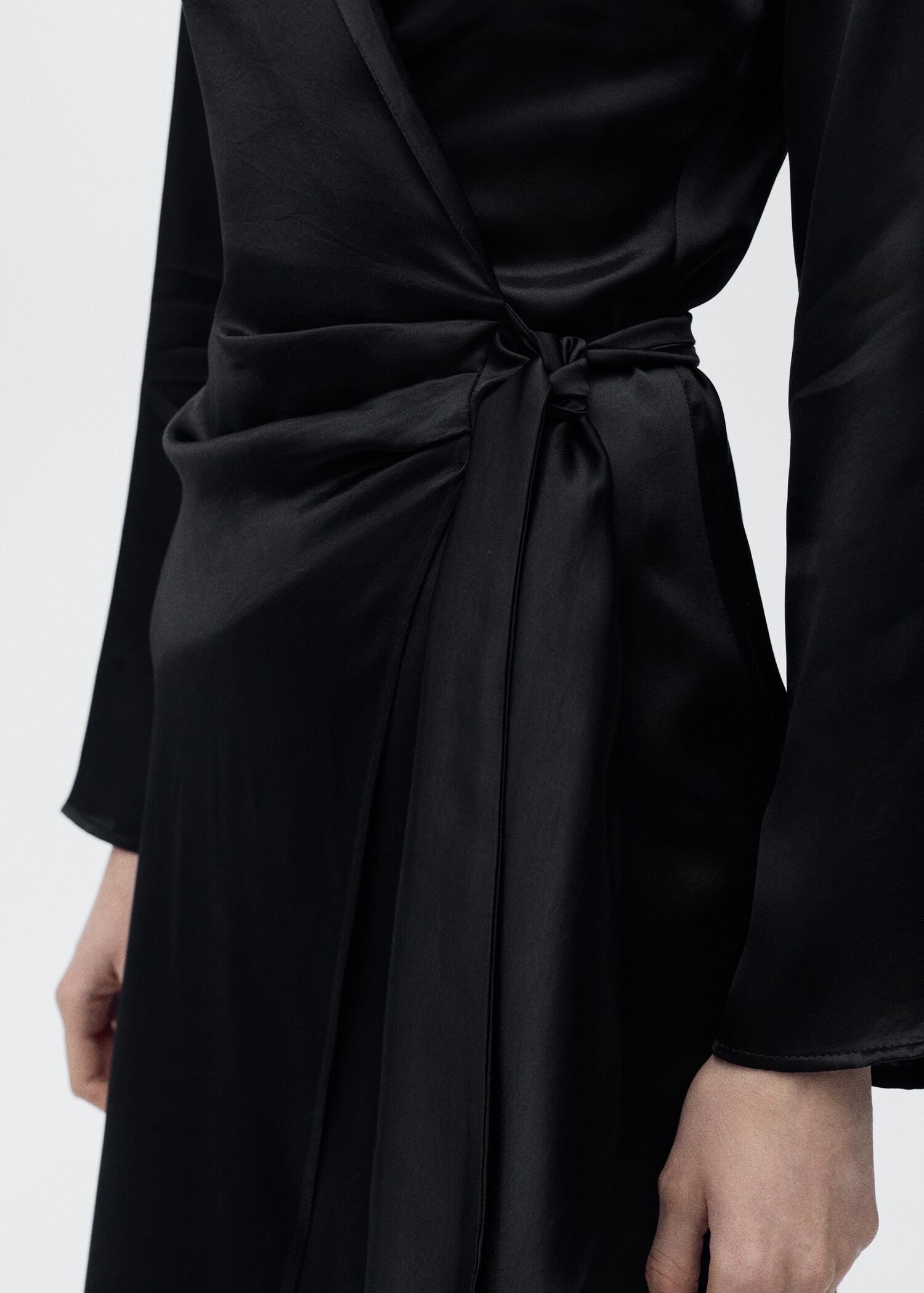 Wrap midi-dress with knot - Details of the article 6