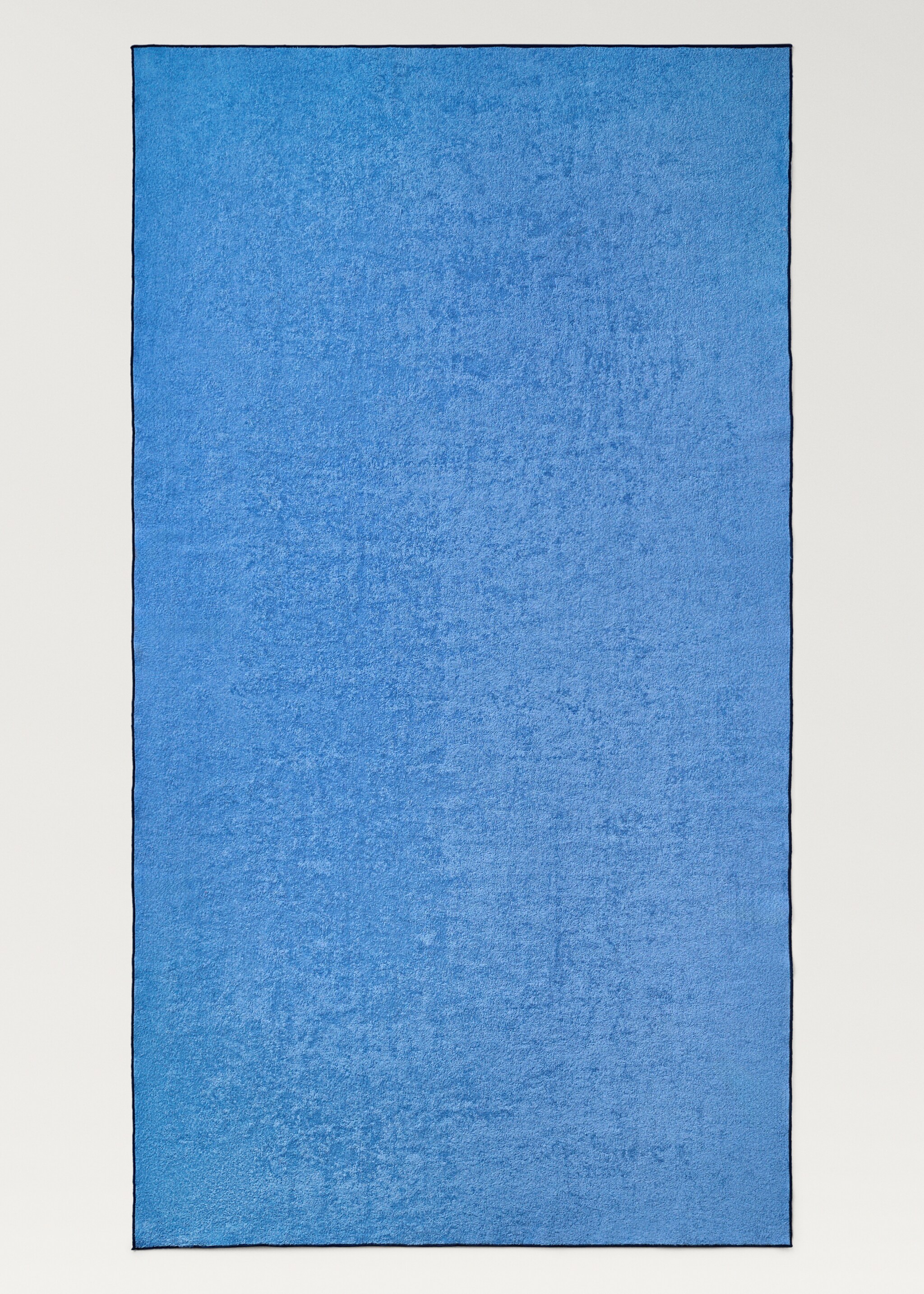 Πετσέτα παραλίας με overlock σε χρωματική αντίθεση - Λεπτομέρεια του προϊόντος 4, Μπλε. Ref: 87086724-00.