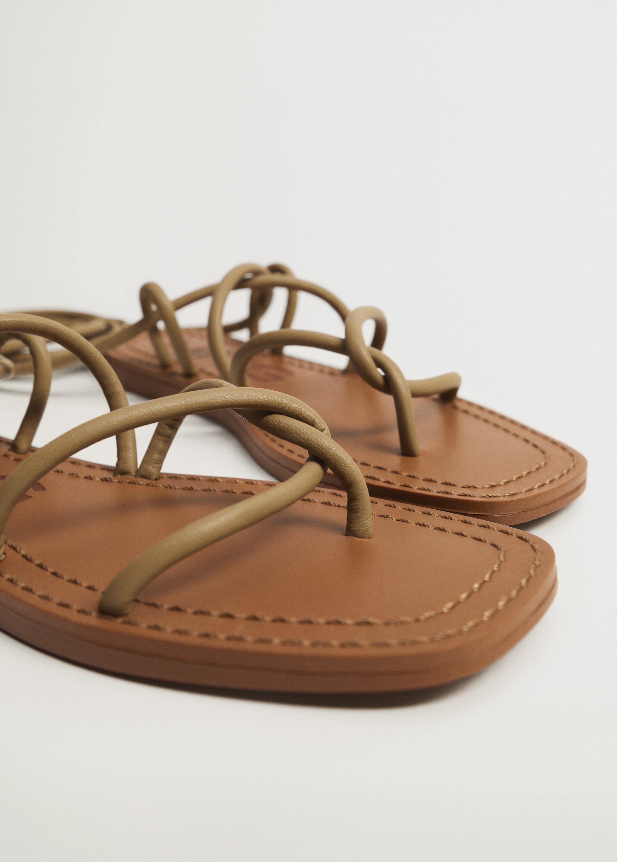 Criss-cross straps sandals - Details of the article 2