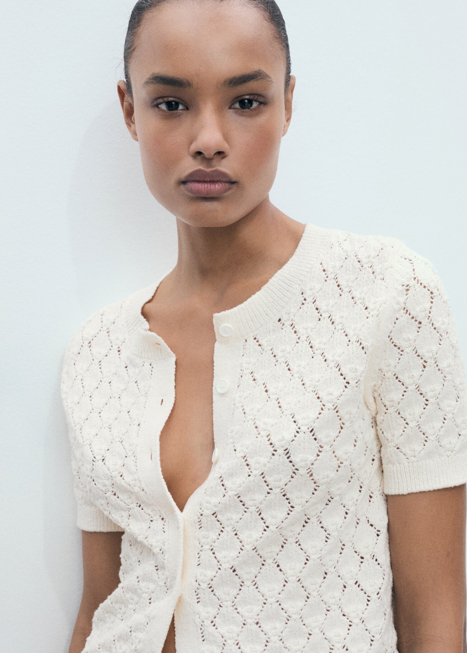 Kurzärmliger Cardigan mit Lochmuster - Mittlere Ansicht