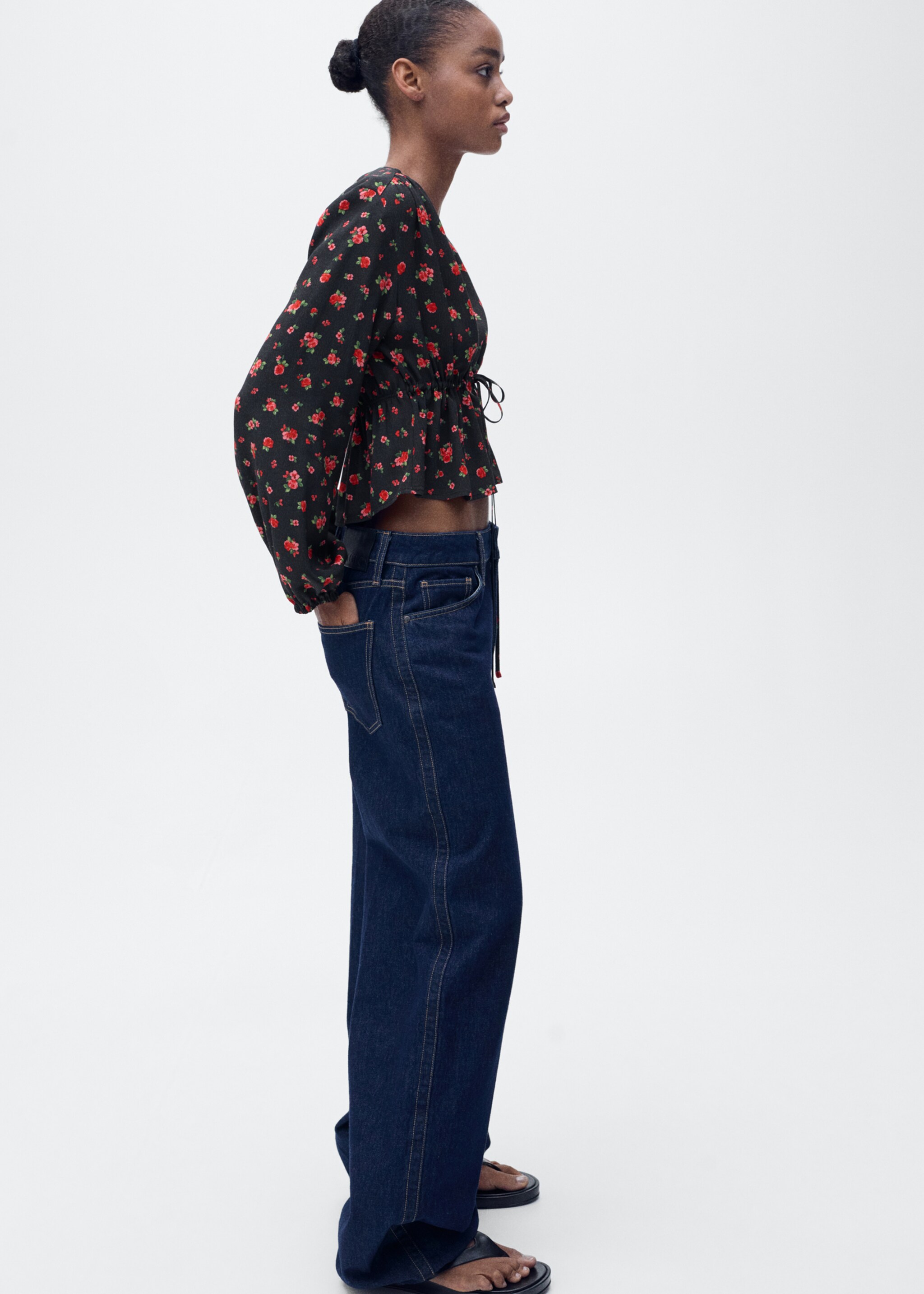 Ruffled floral blouse - Details of the article 2, Black. Ref: 87087175-00.