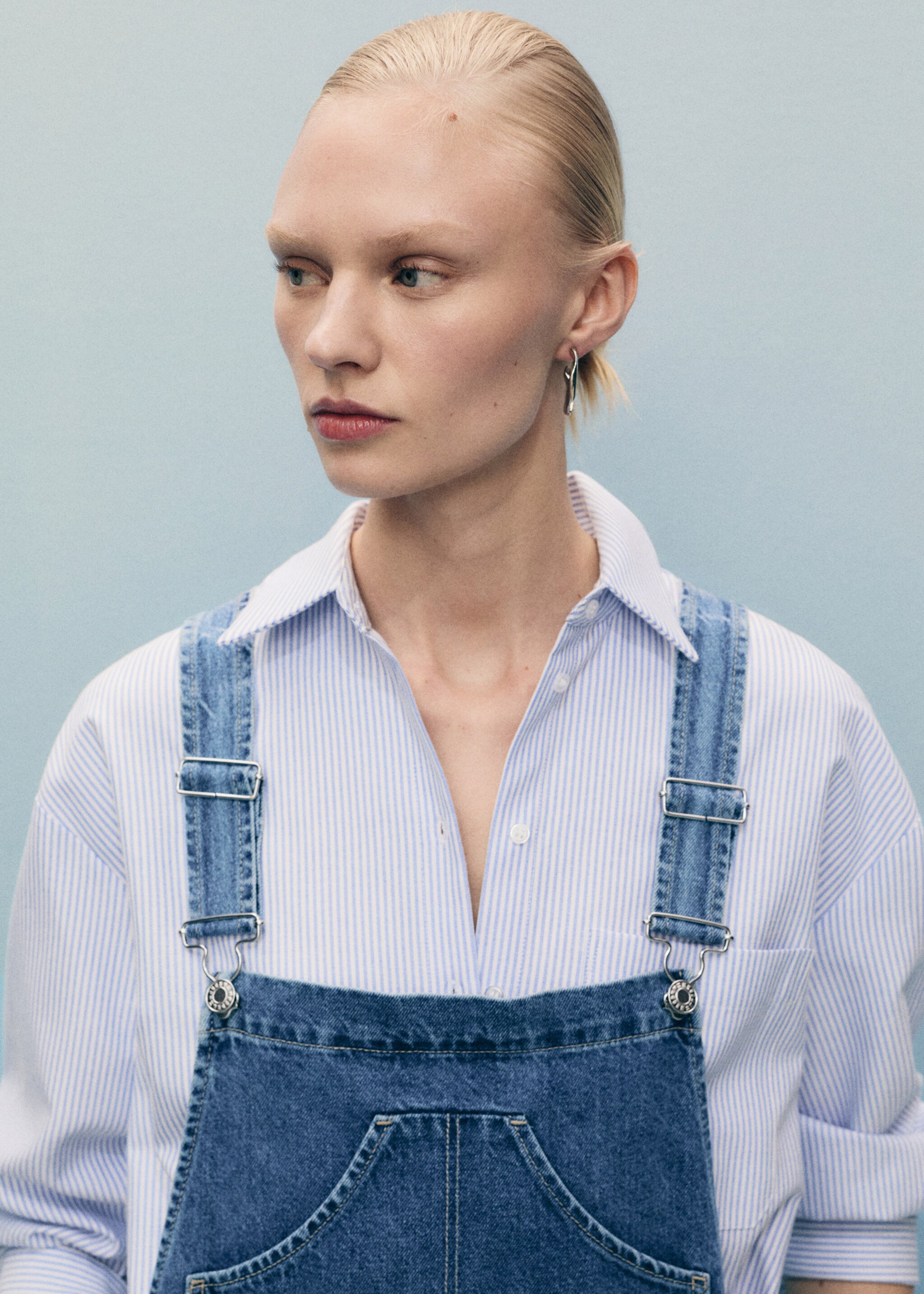 Straight denim dungarees - Details of the article 1, Medium Blue. Ref: 87087180-00.