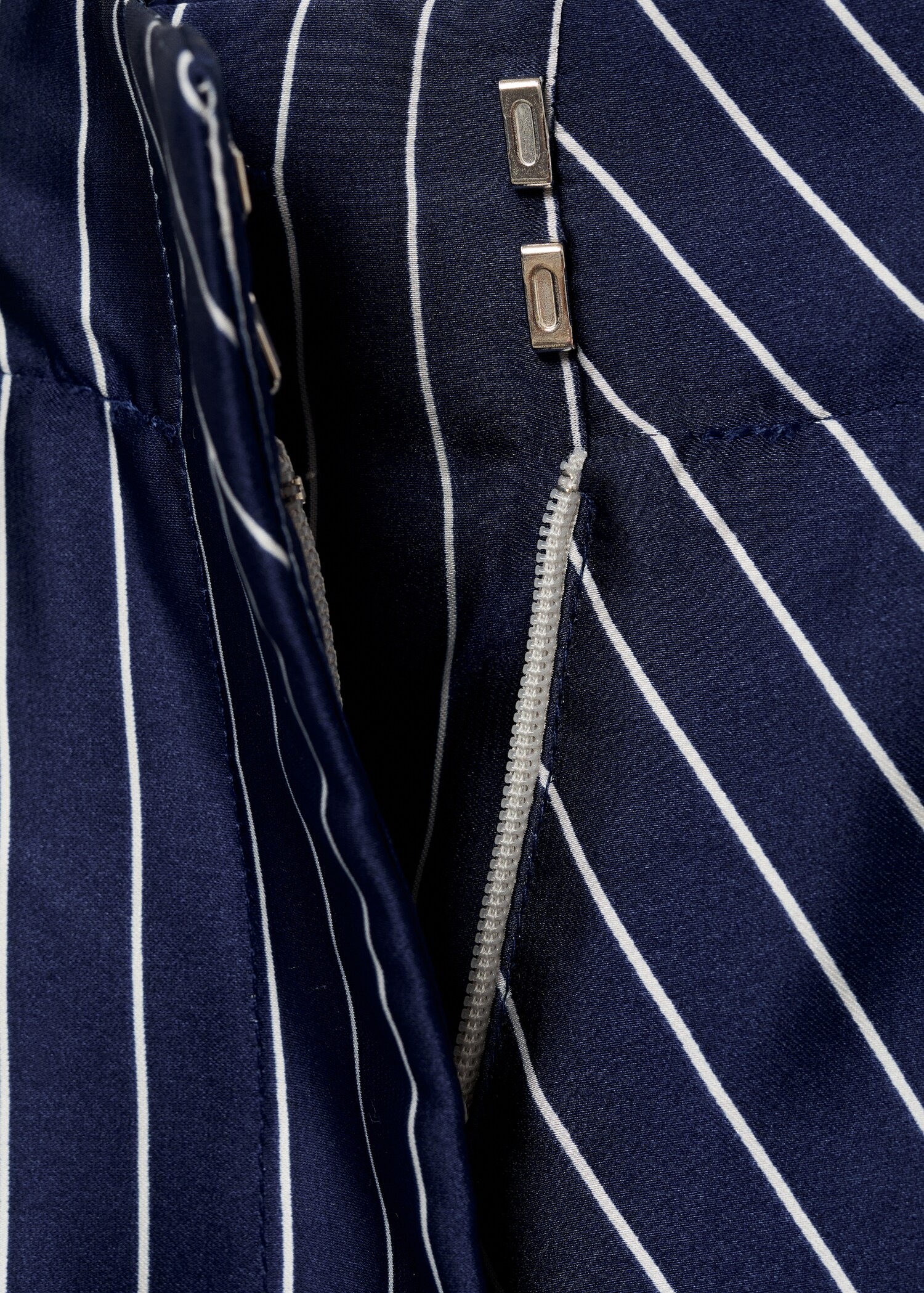 Satin trousers with combined stripes - Details of the article 8