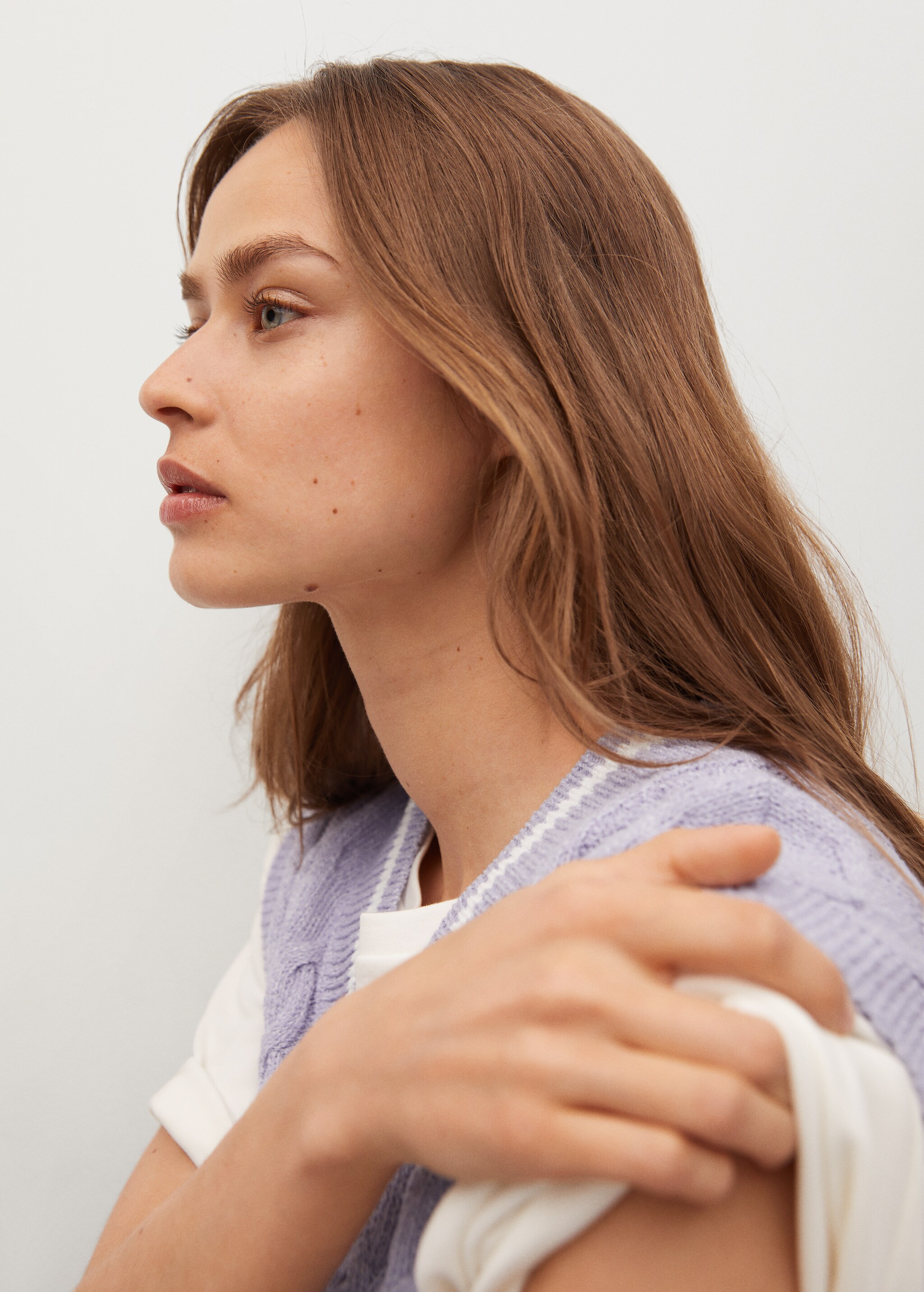 Cable-knit gilet - Details of the article 1