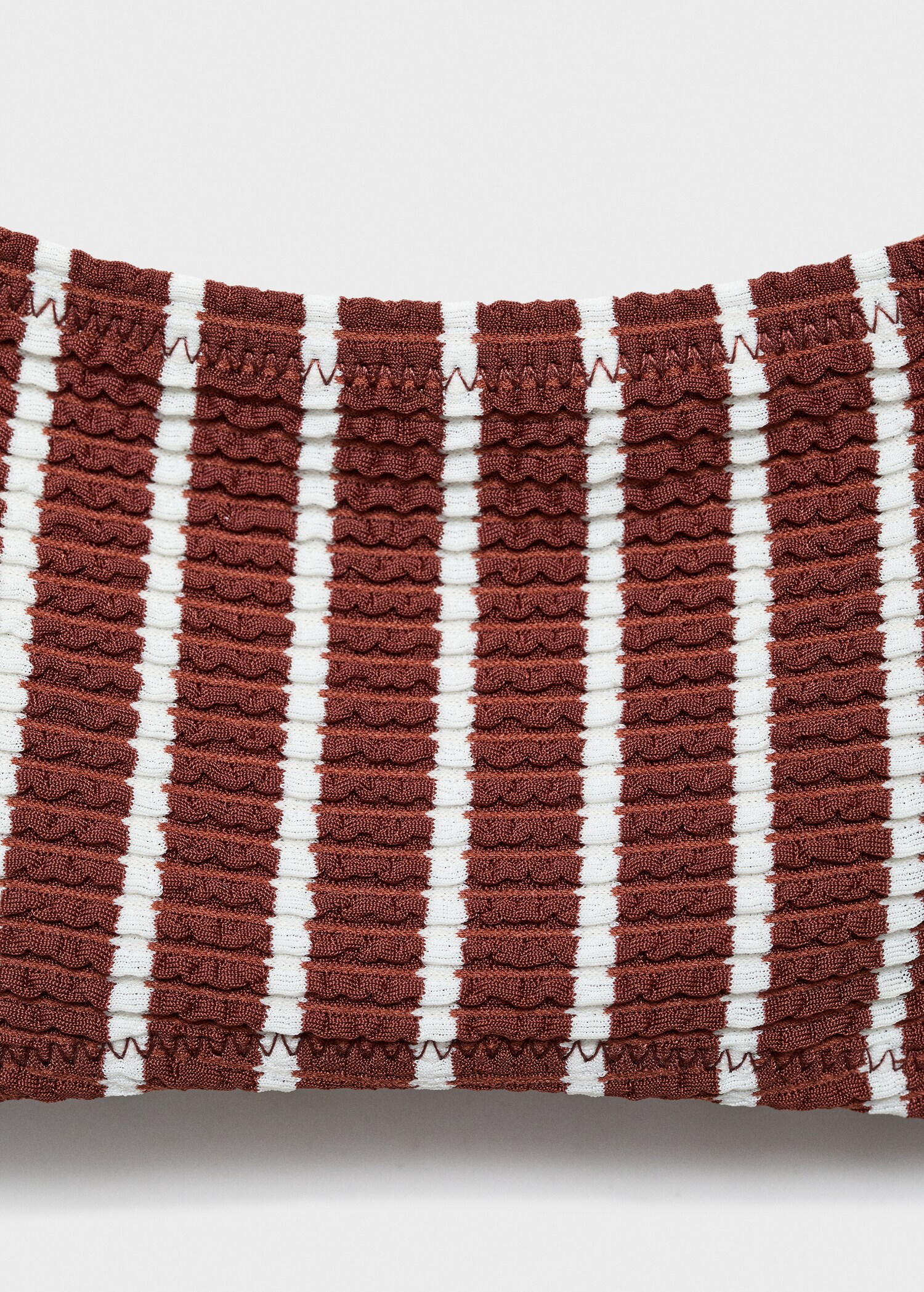 Gestreifter Bikini-Top mit Rippmuster - Detail des Artikels 0