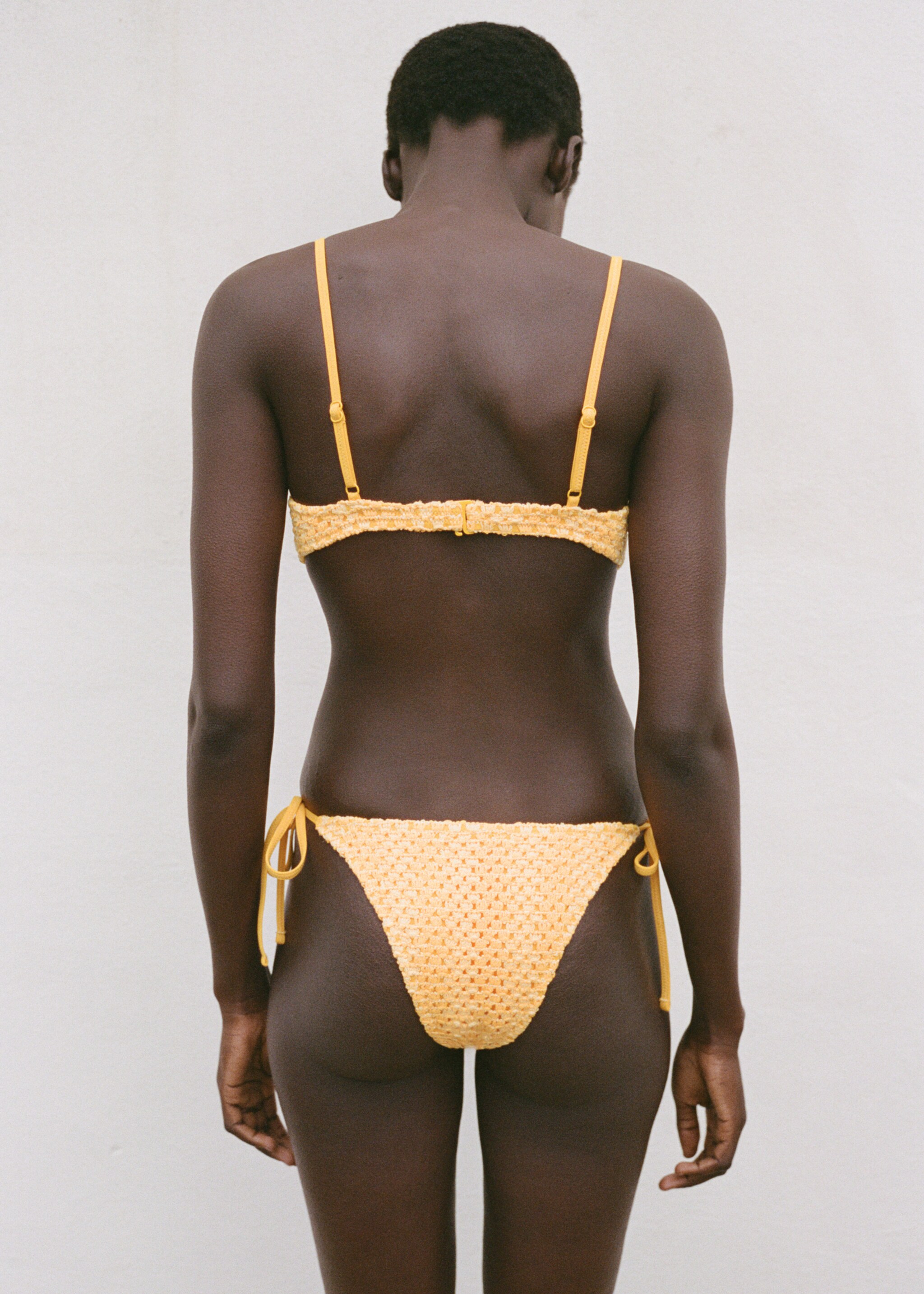 Crochet bikini top - Reverse of the article, Pastel Yellow. Ref: 87087674-00.
