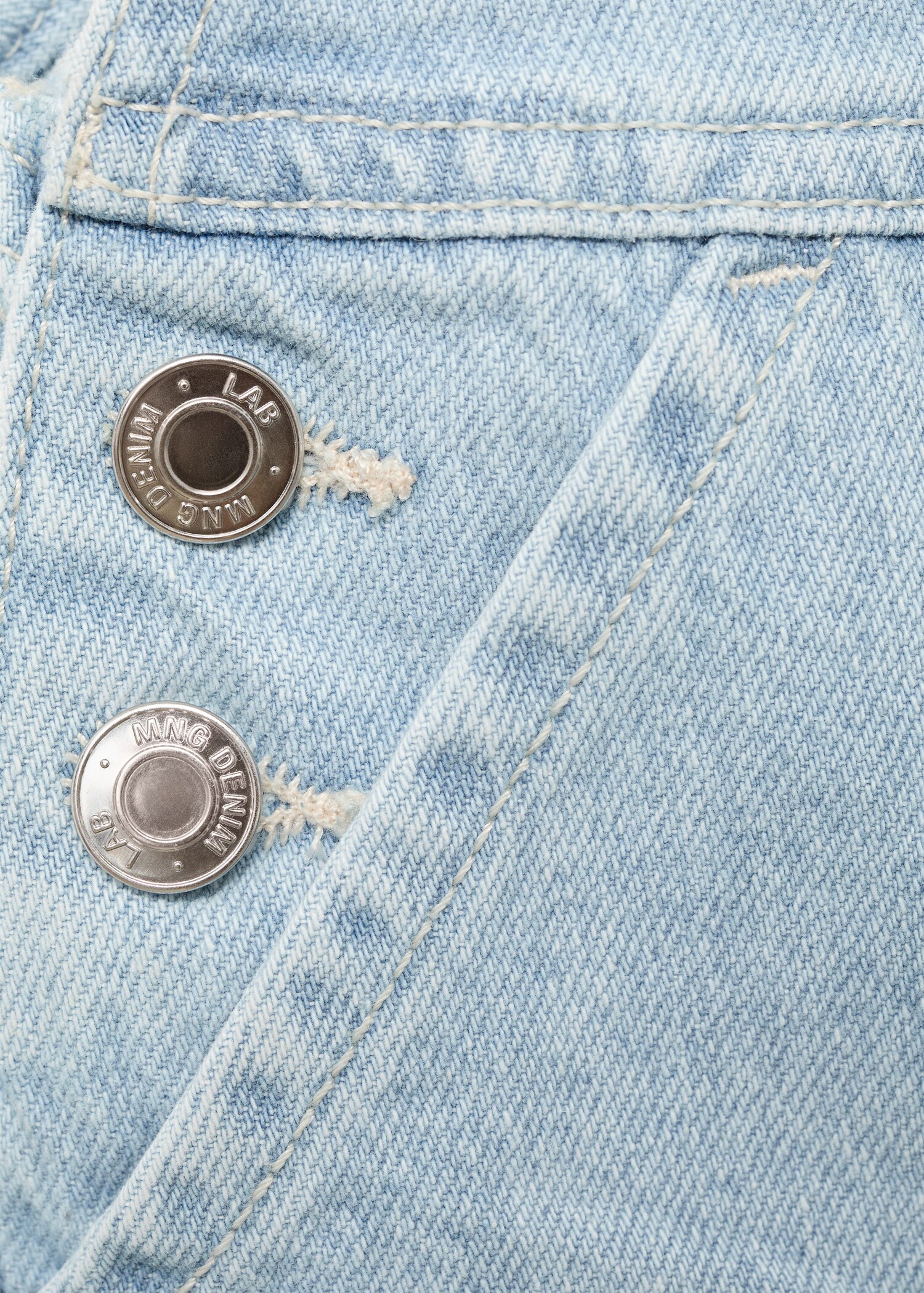 Kurzer Jeans-Latzhose - Detail des Artikels 0