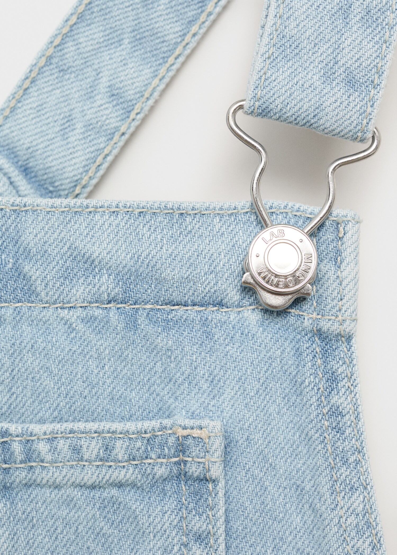 Kurzer Jeans-Latzhose - Detail des Artikels 8