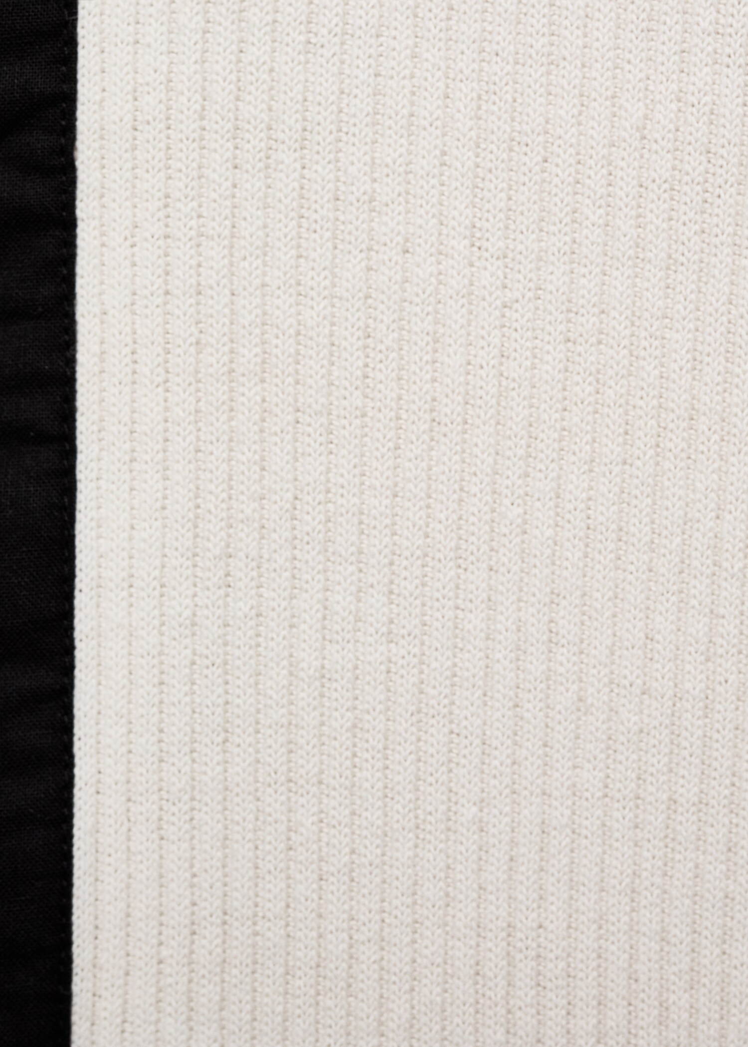 Cotton cardigan with contrasting closure - Details of the article 0