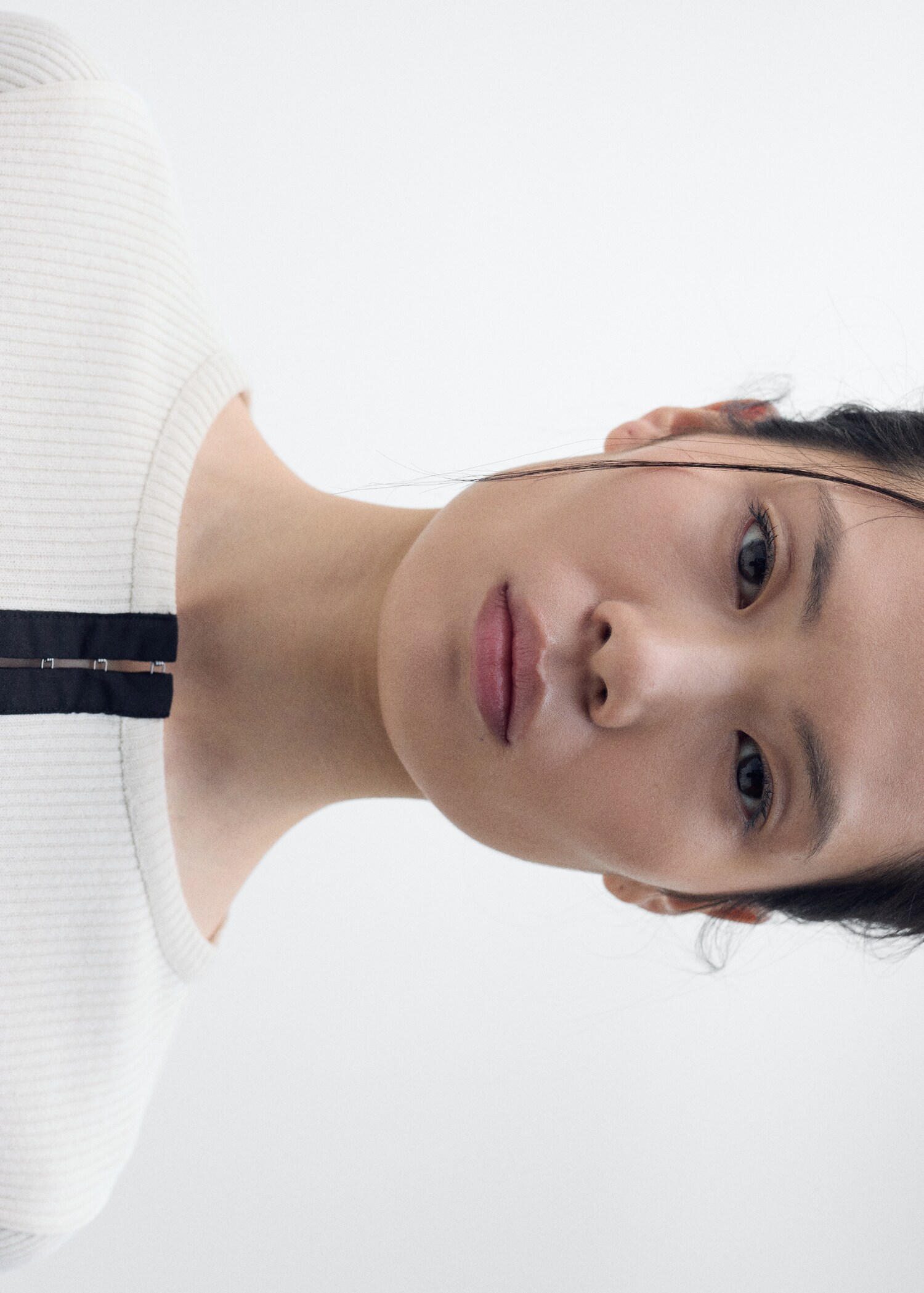 Cotton cardigan with contrasting closure - Details of the article 1