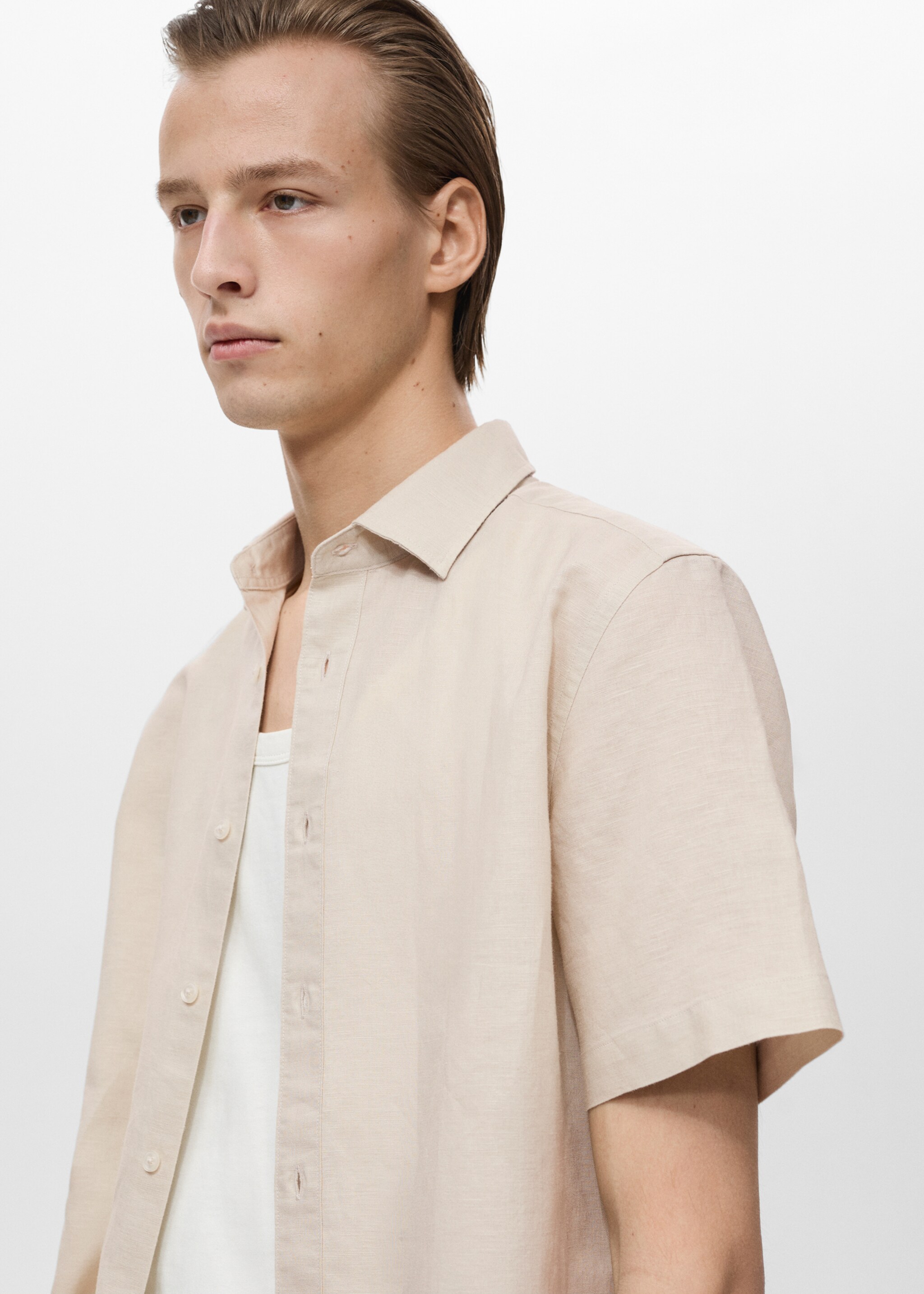 Short sleeve linen-blend shirt - Details of the article 1, Sand. Ref: 87087889-00.