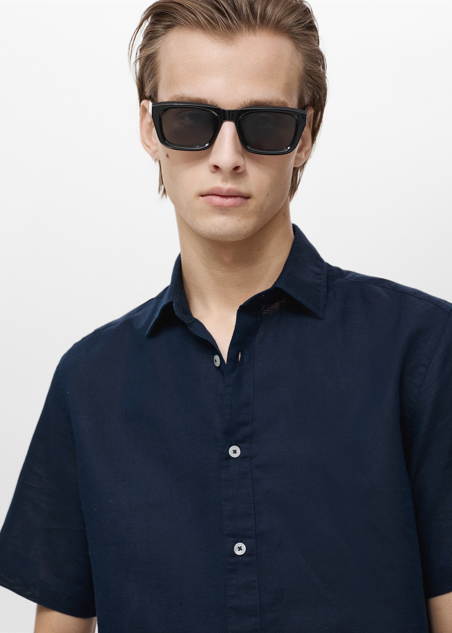 Kurzärmliges Leinenhemd - Detail des Artikels 1