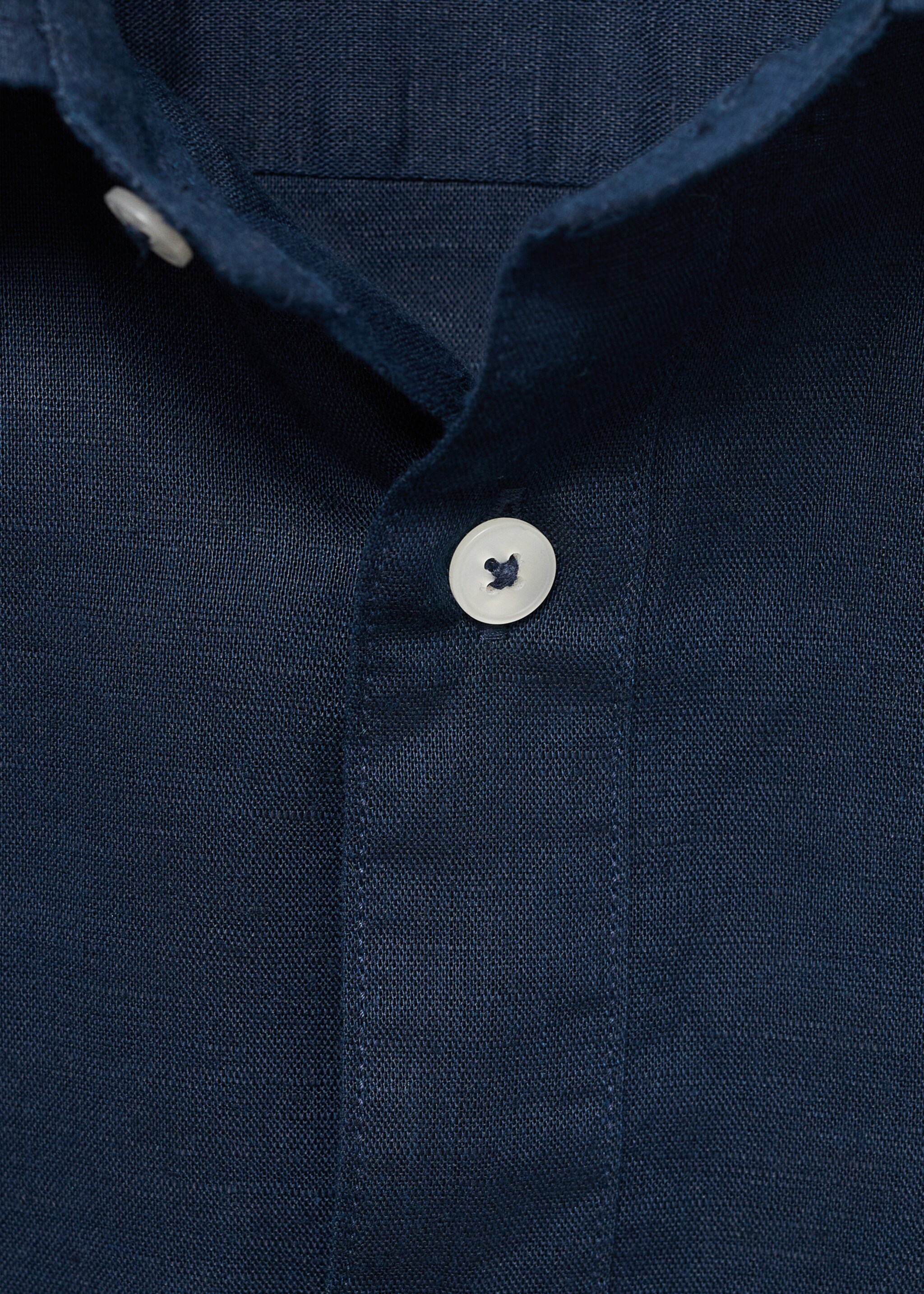 Kurzärmliges Leinenhemd - Detail des Artikels 8, Dunkles Marineblau. Ref: 87087889-00.