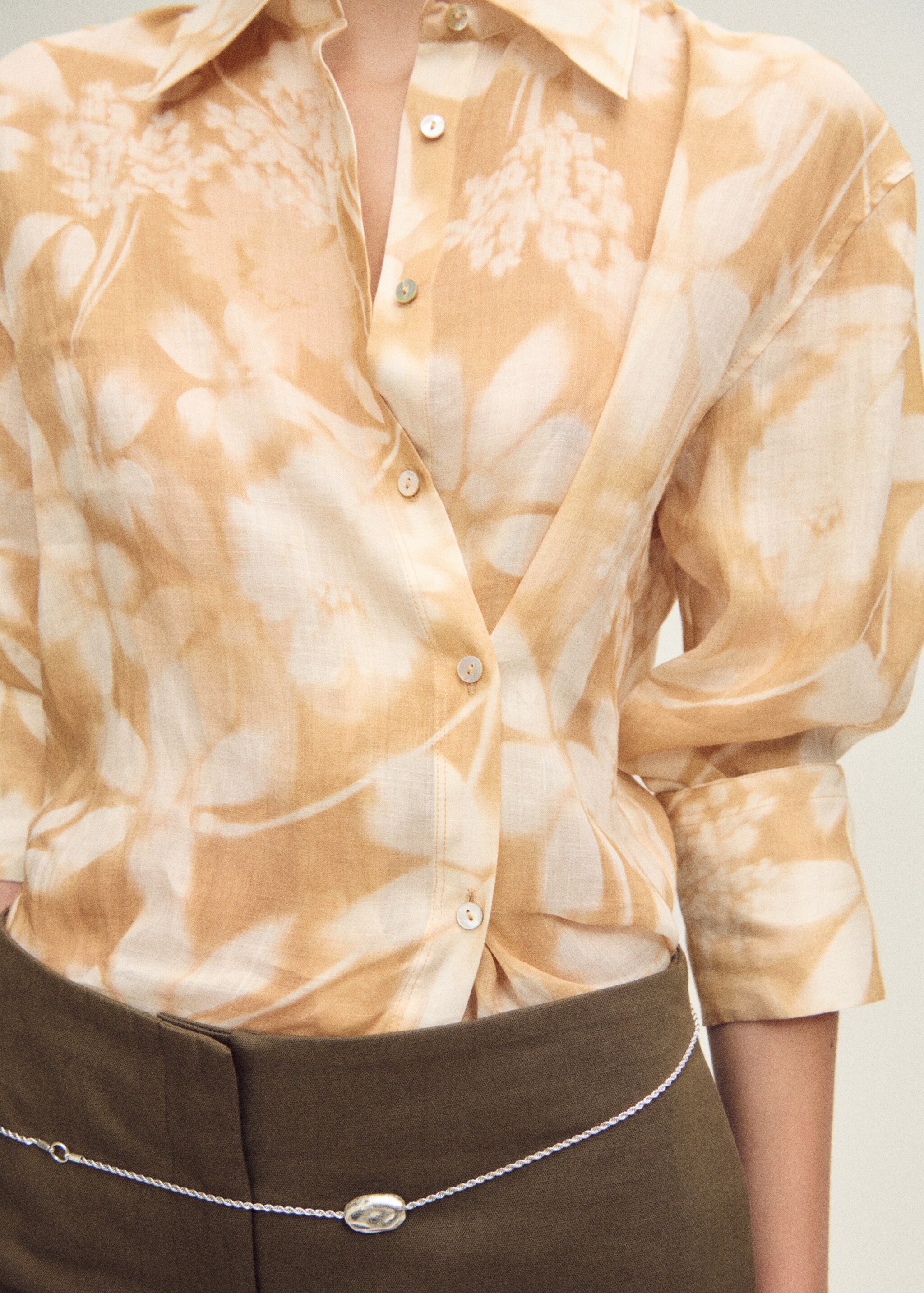 Camisa rami tanca multiposició - Detall de l'article 1, Mostassa. Ref: 87087895-00.