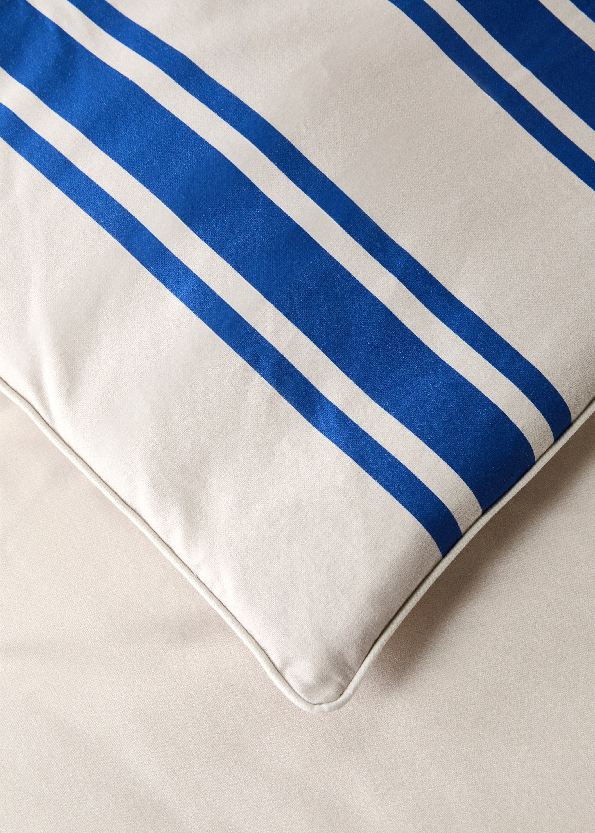 Waterproof reversible sun lounger topper - Details of the article 3, Sand. Ref: 87087897-00.