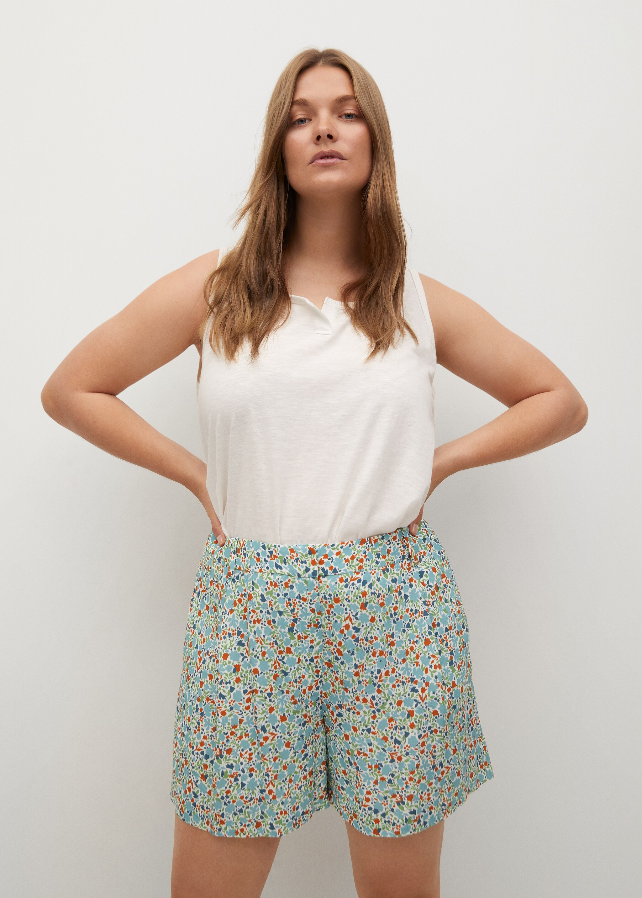 Printed flowy shorts - Details of the article 1
