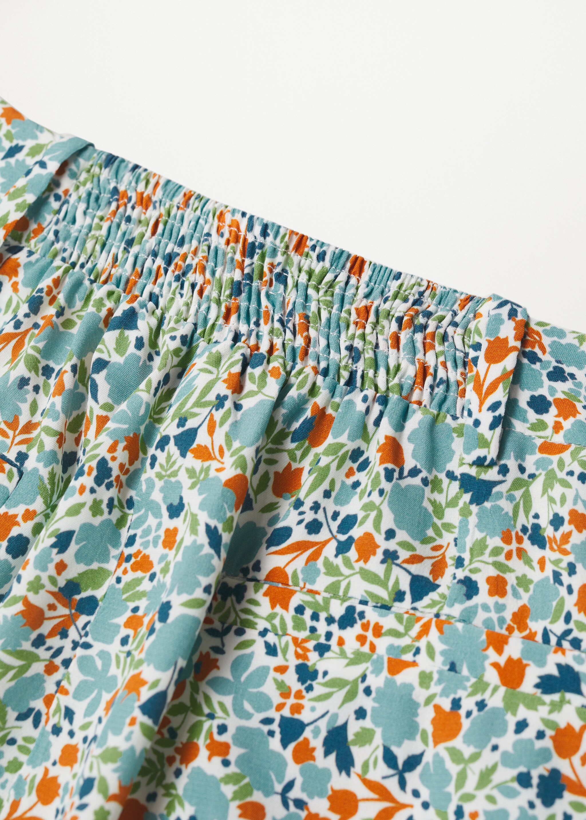 Printed flowy shorts - Details of the article 8