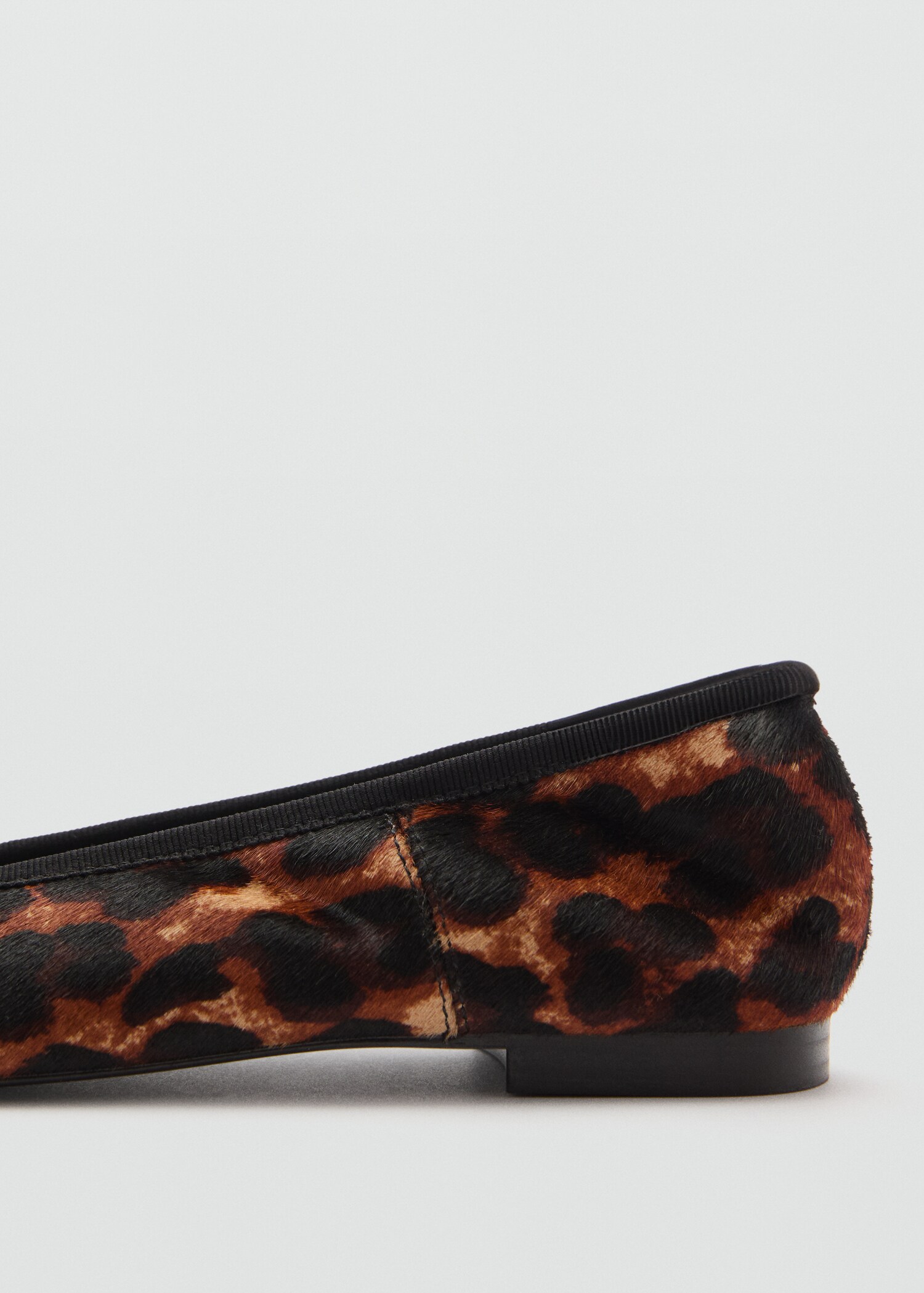 Animal-print leather ballet flats - Details of the article 1