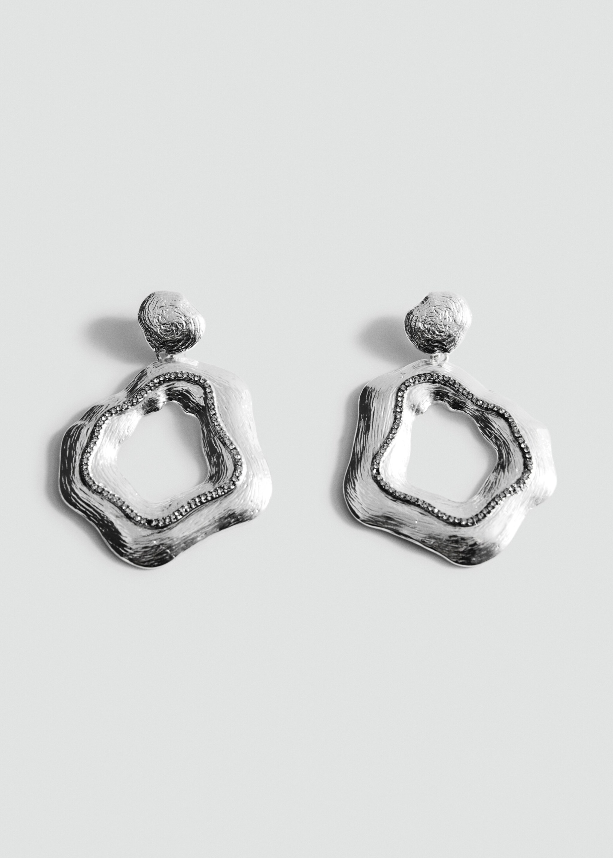 Irregular textured earrings - Article without model, Silver. Ref: 87090412-00.