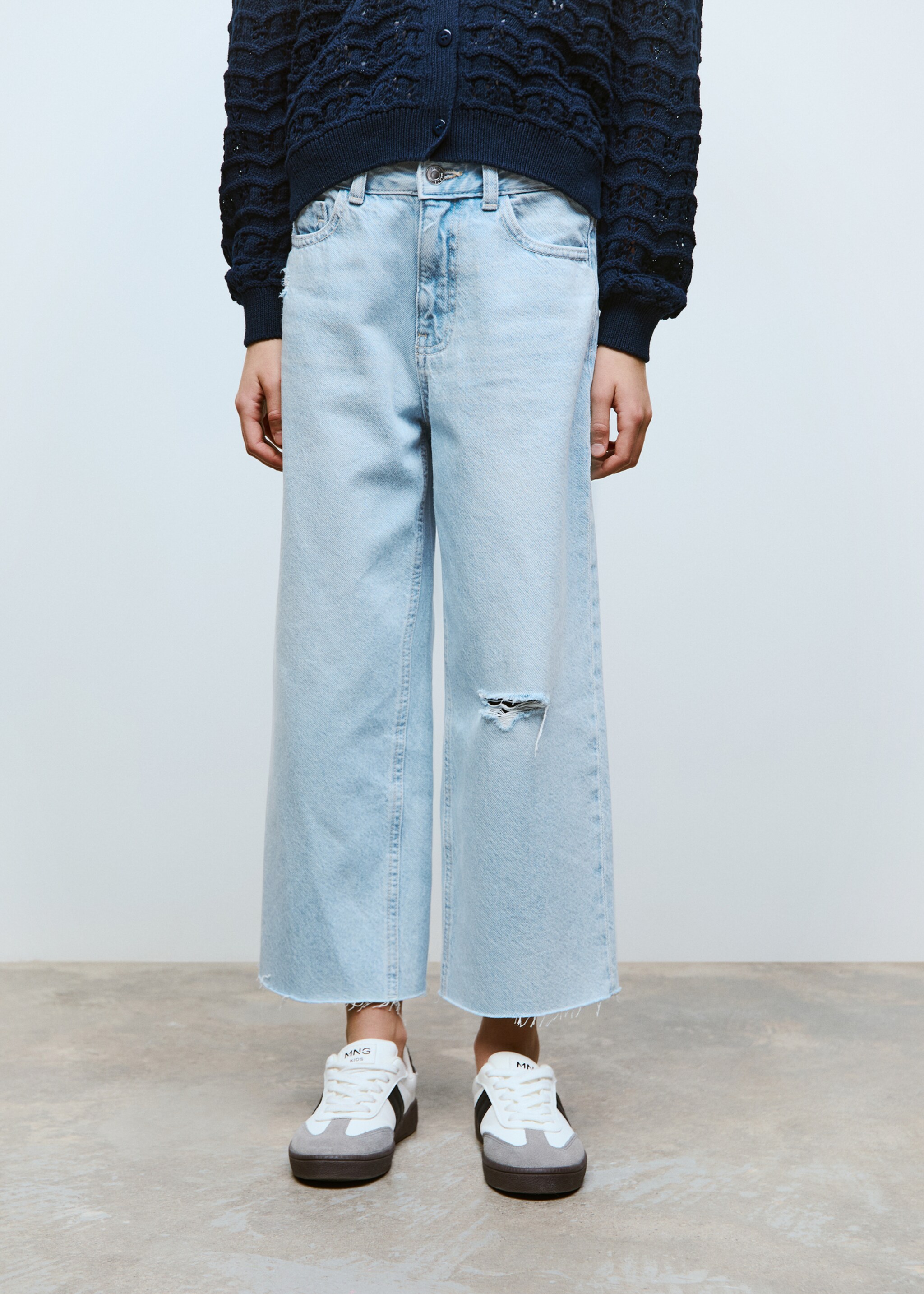 Frayed hem culotte jeans - Details of the article 6, Light Blue. Ref: 87090414-00.
