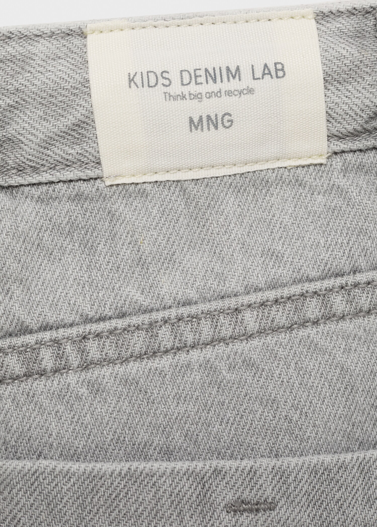 Culotte-jeans met gerafelde broekspijpen - Detail van het artikel 0